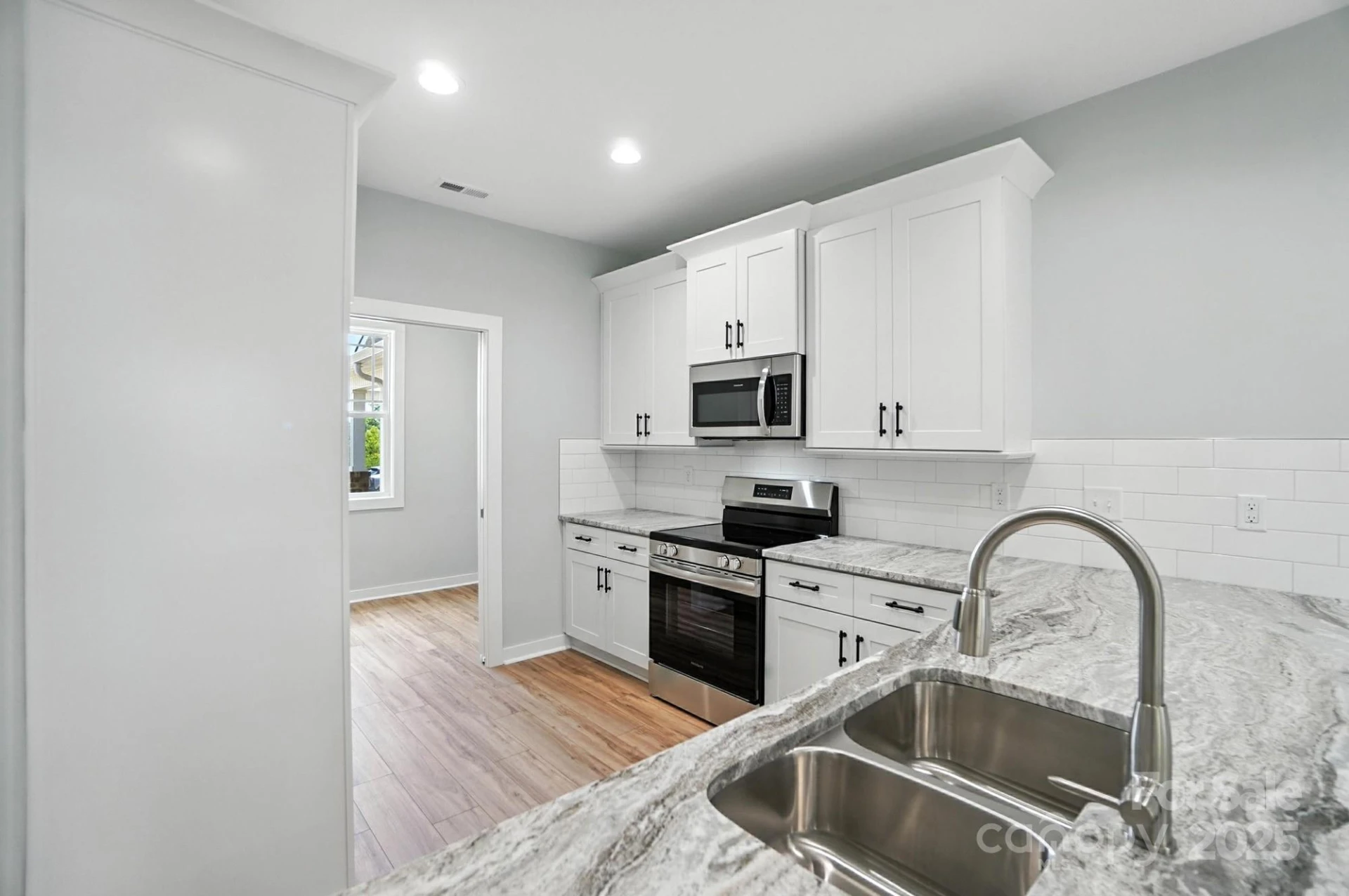 1524 29th Street - Photo 9