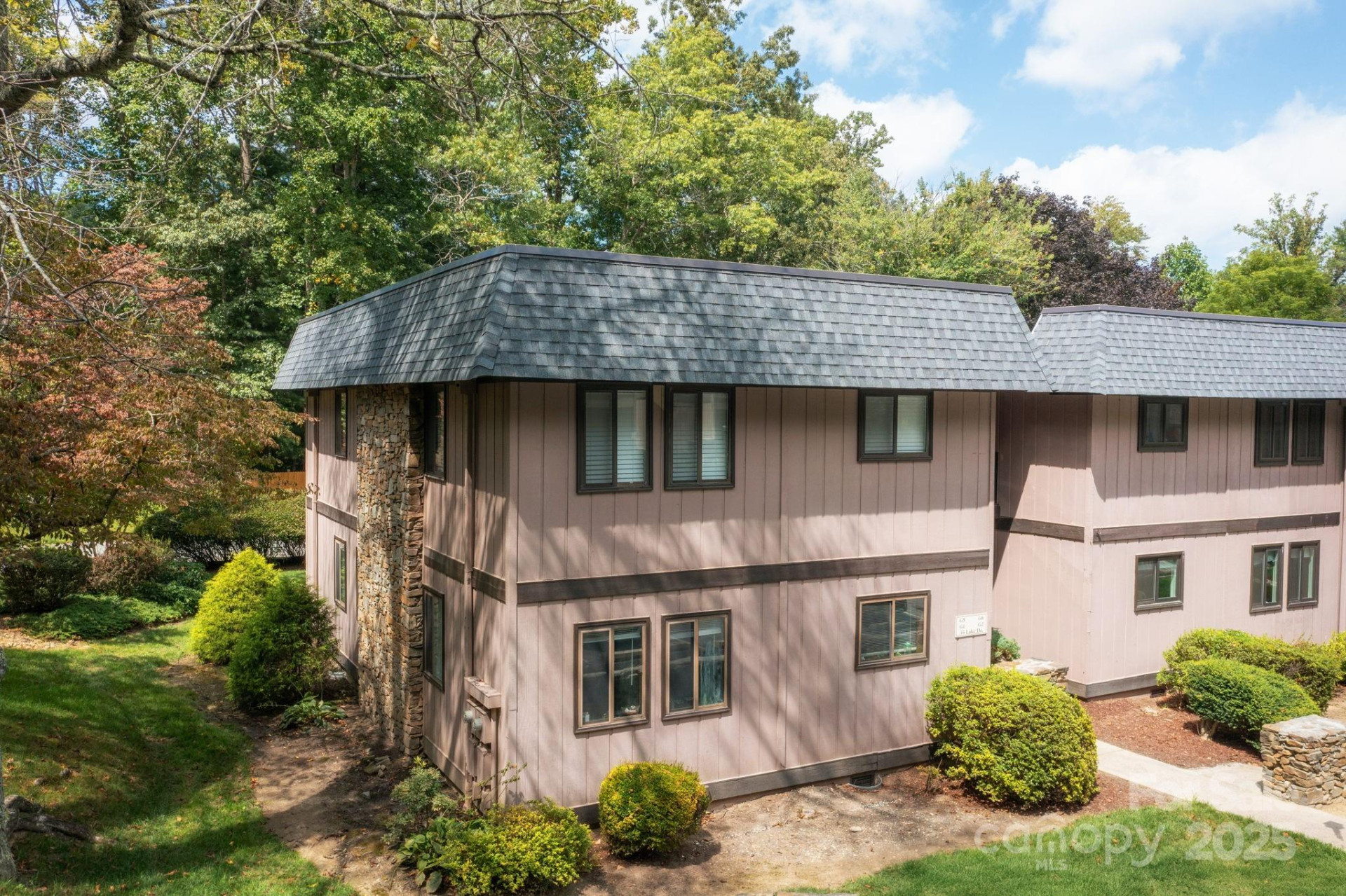 33 Lake Drive ##G5 - Photo 2