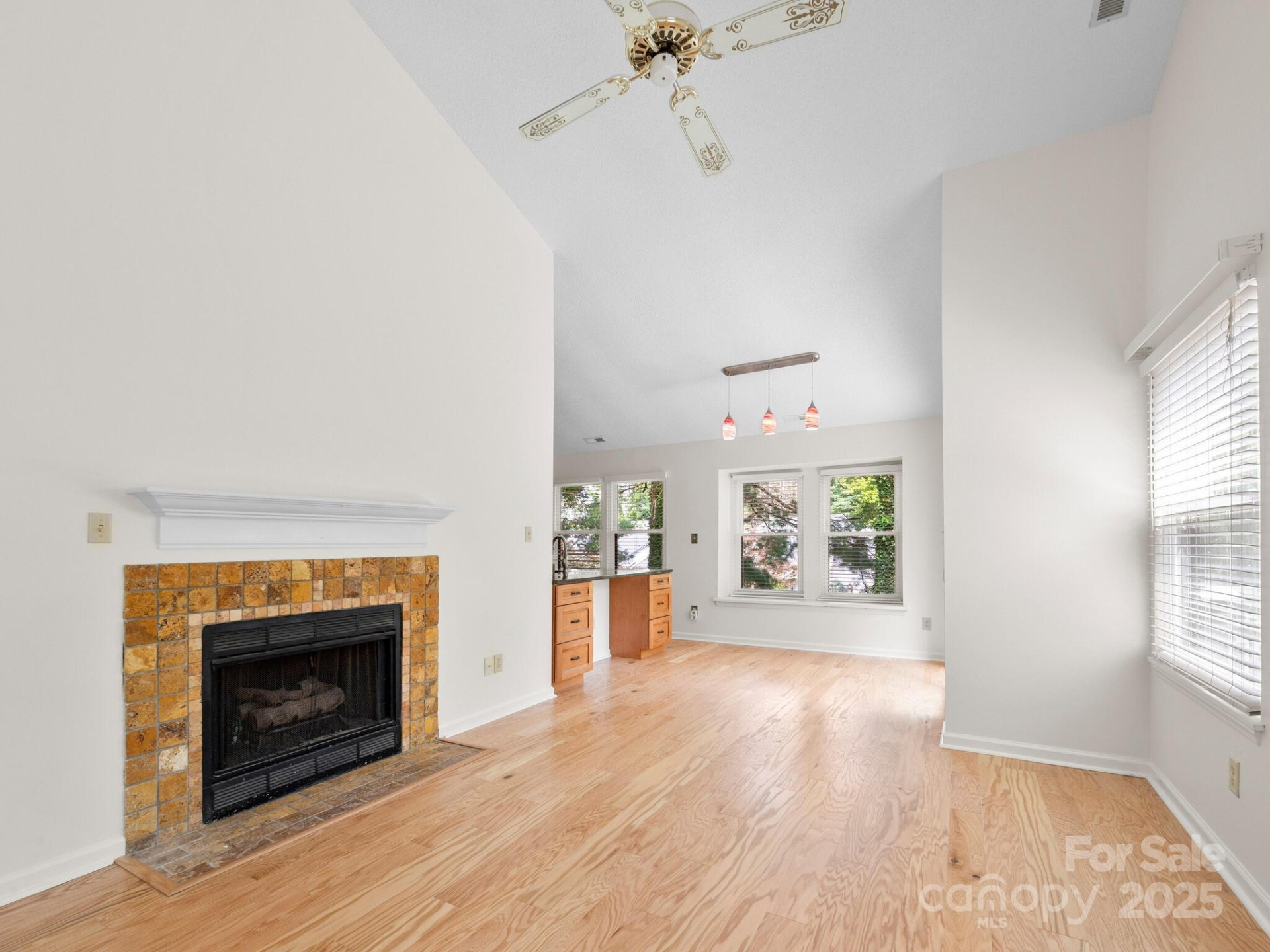 110 Cimarron Drive - Photo 3