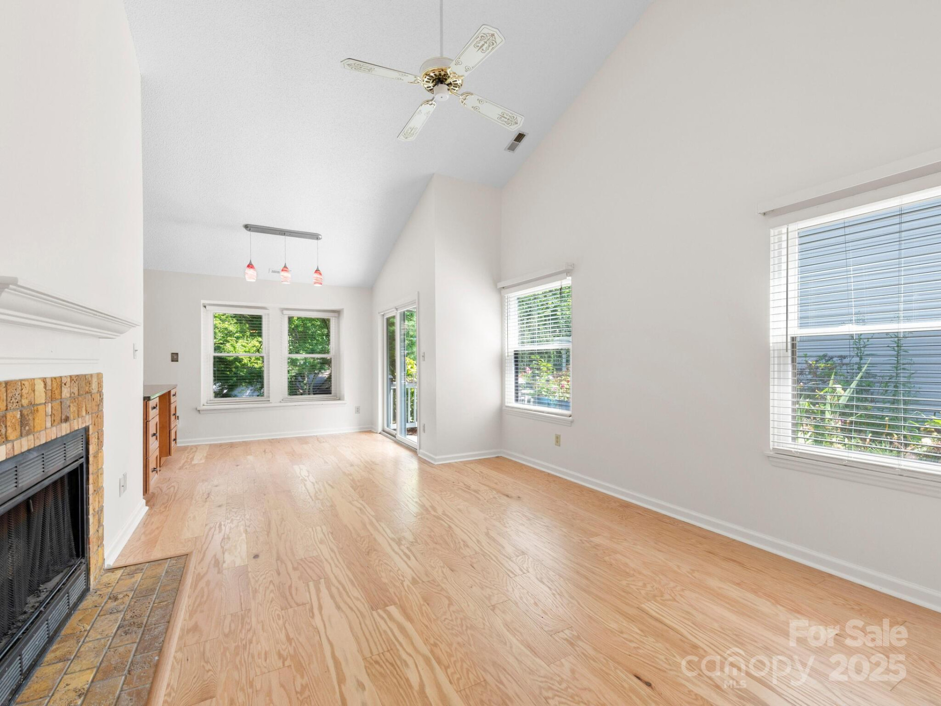 110 Cimarron Drive - Photo 4