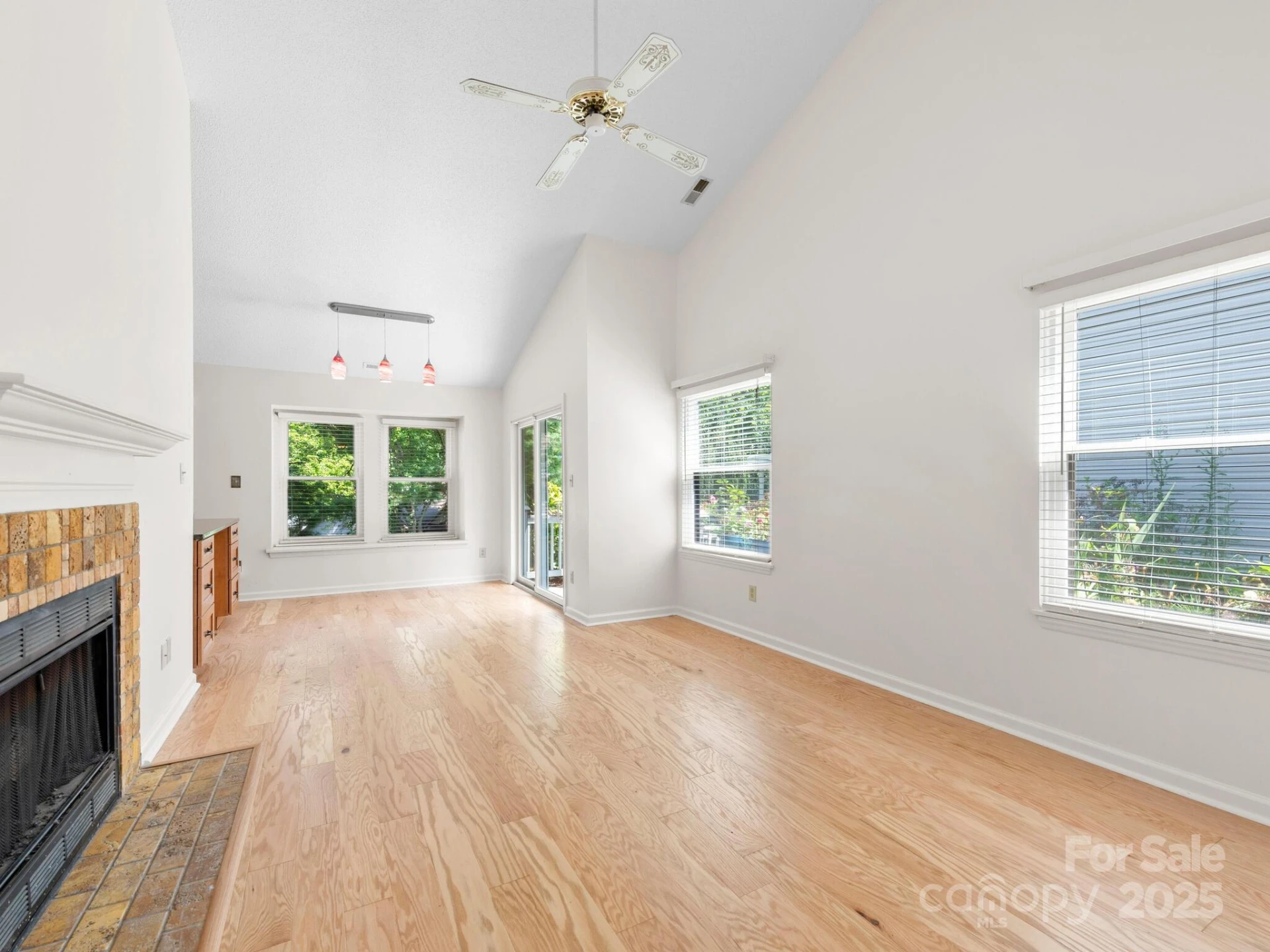 110 Cimarron Drive - Photo 4