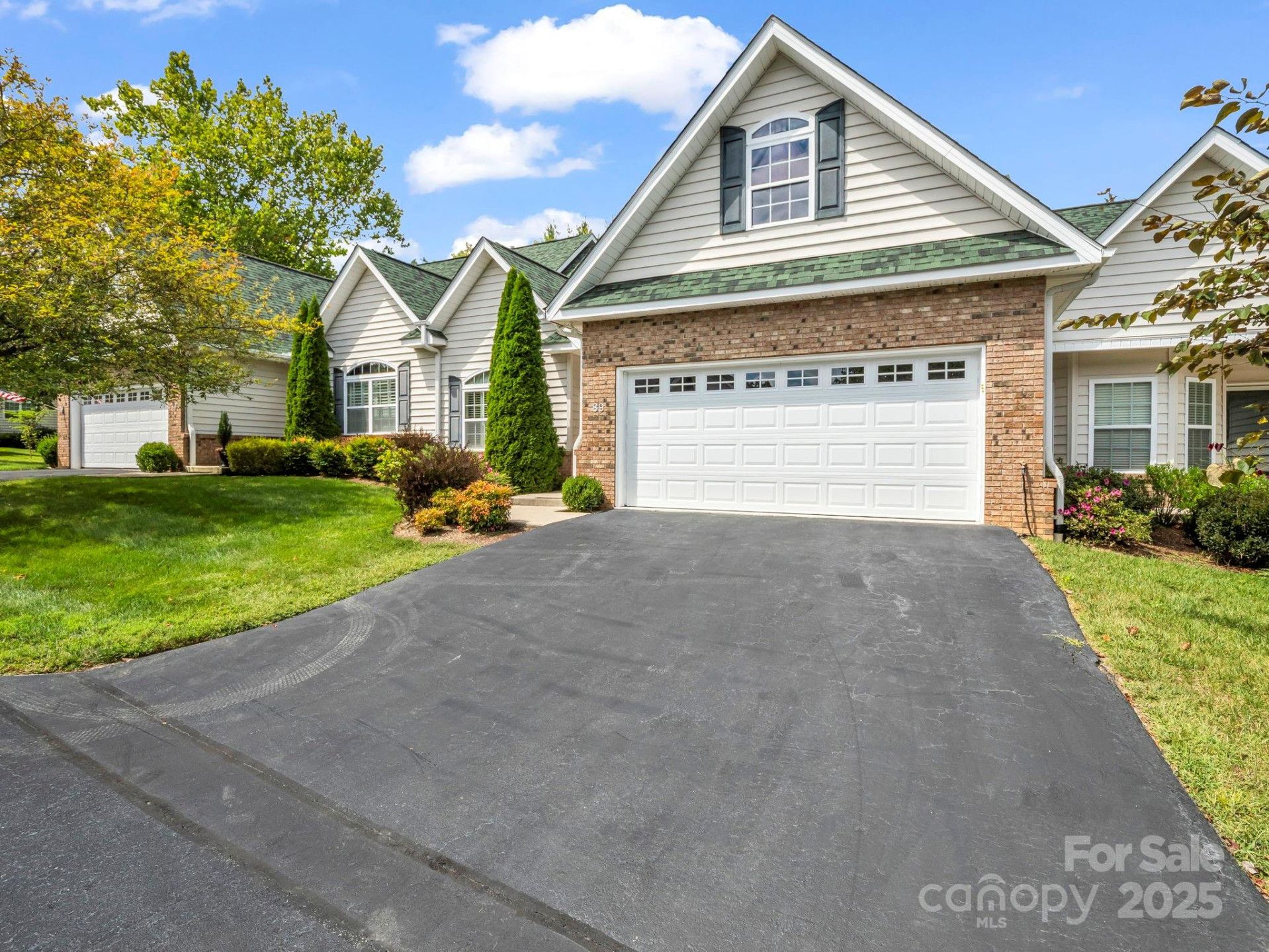 89 Victoria Park Drive - Photo 3