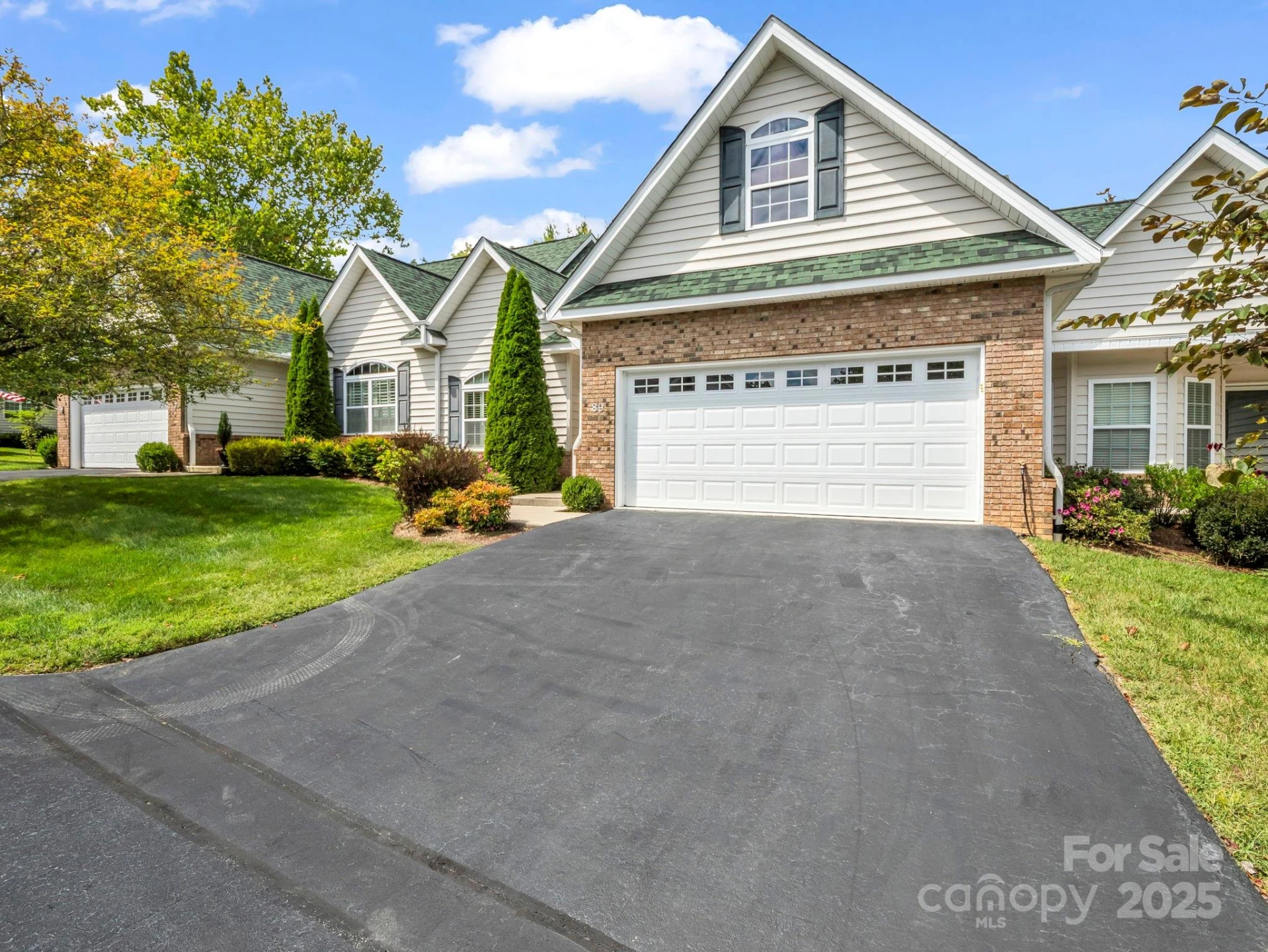 89 Victoria Park Drive - Photo 3