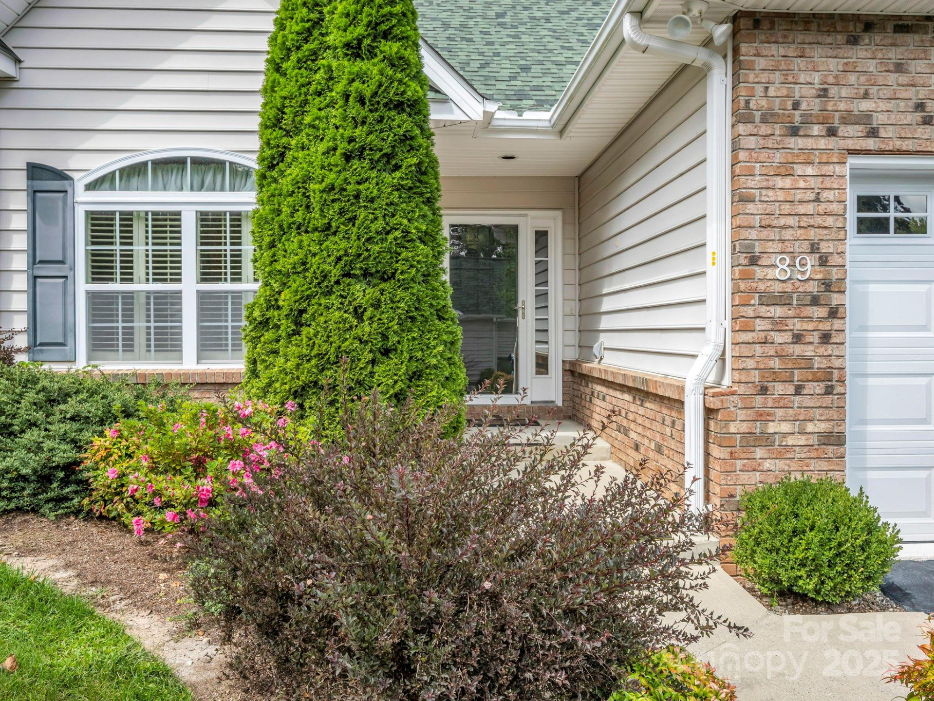 89 Victoria Park Drive - Photo 4