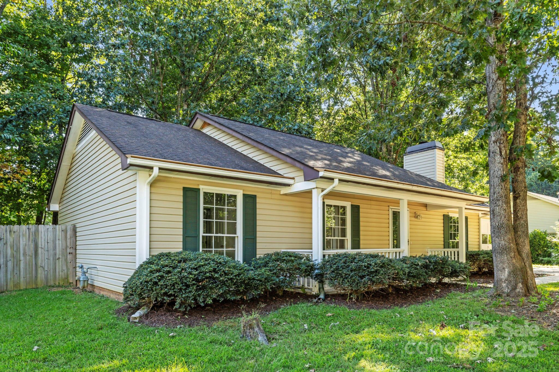 208 Southwood Court - Photo 2