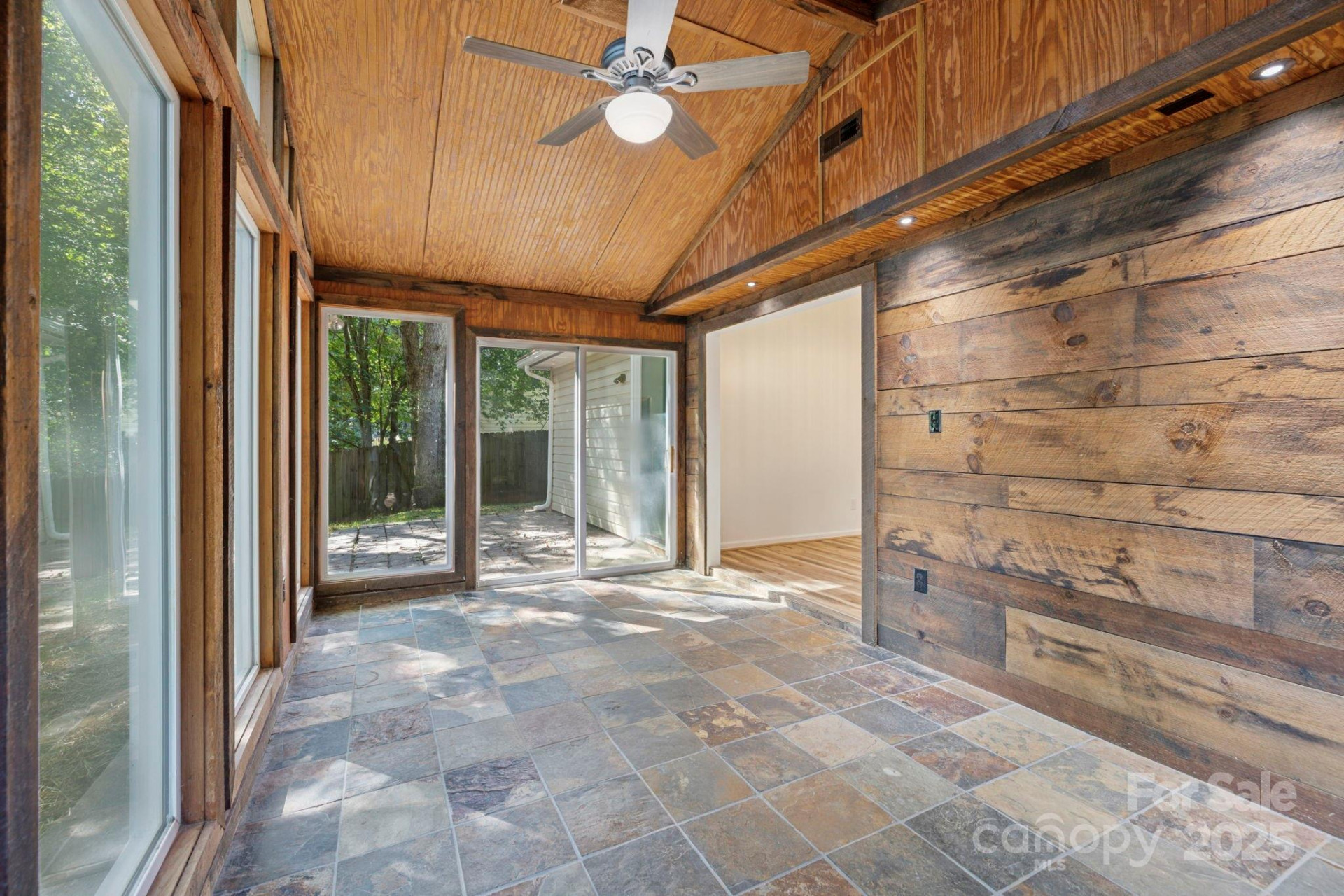 208 Southwood Court - Photo 13