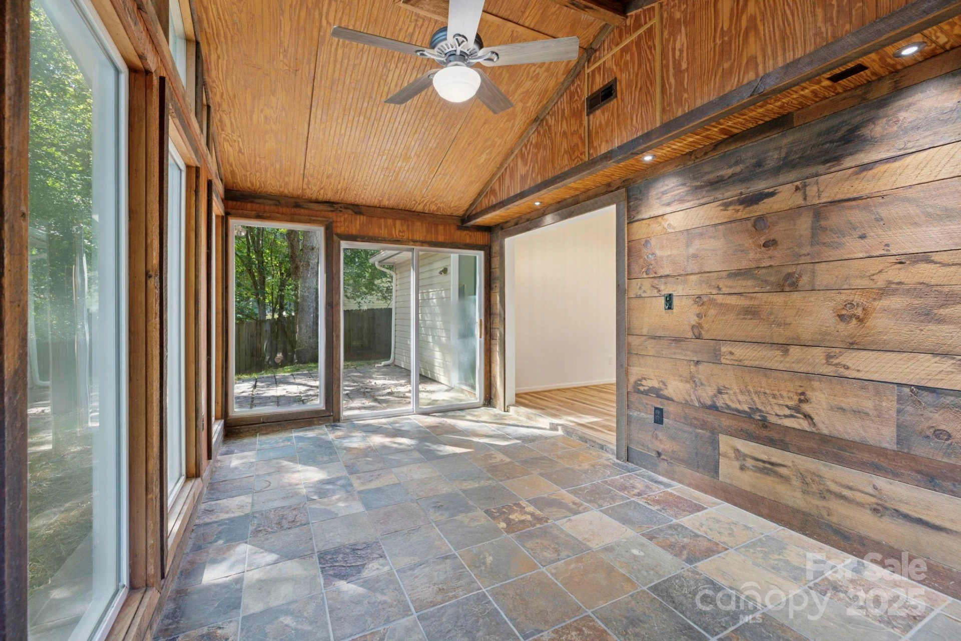 208 Southwood Court - Photo 13