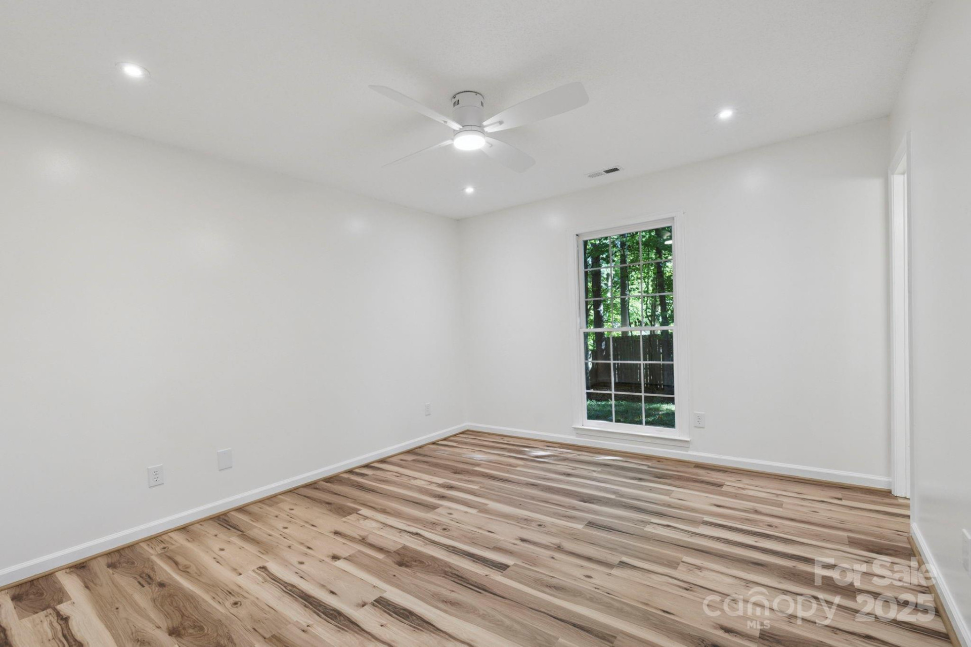 208 Southwood Court - Photo 14