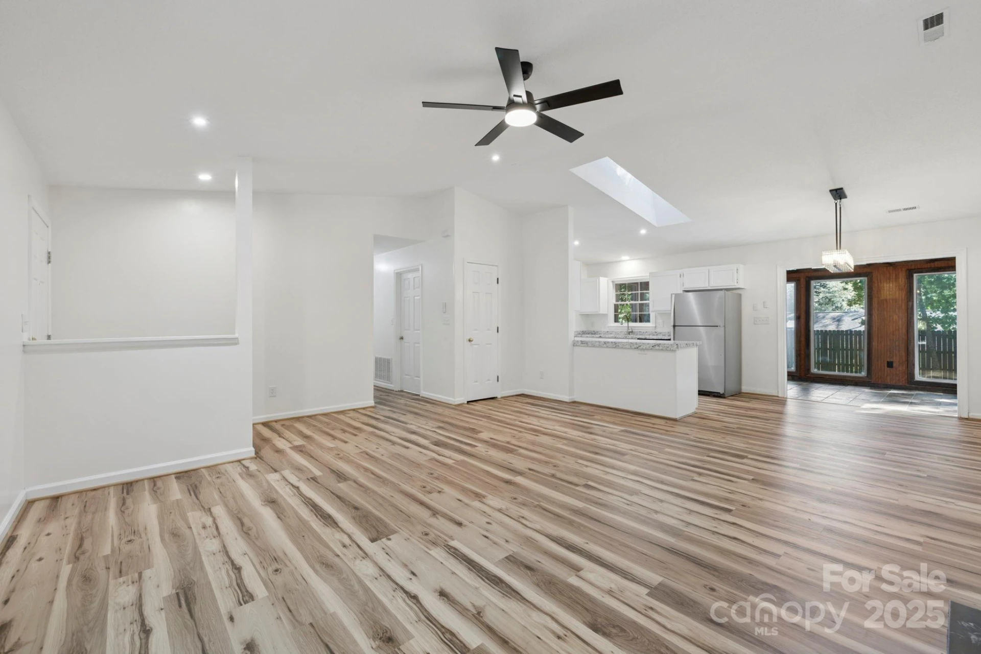 208 Southwood Court - Photo 6