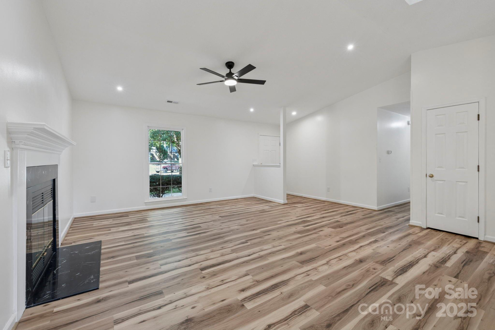 208 Southwood Court - Photo 7