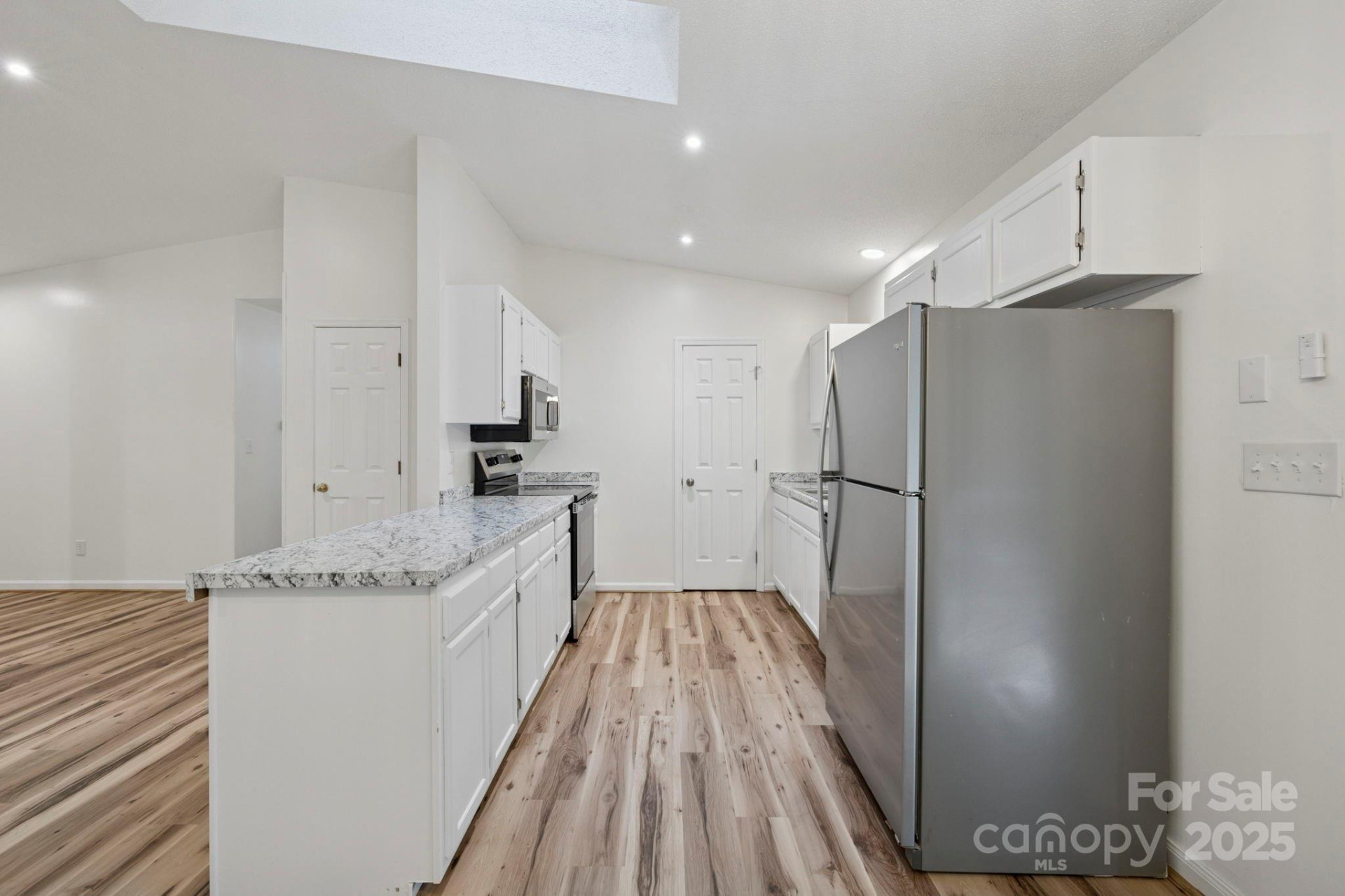208 Southwood Court - Photo 9