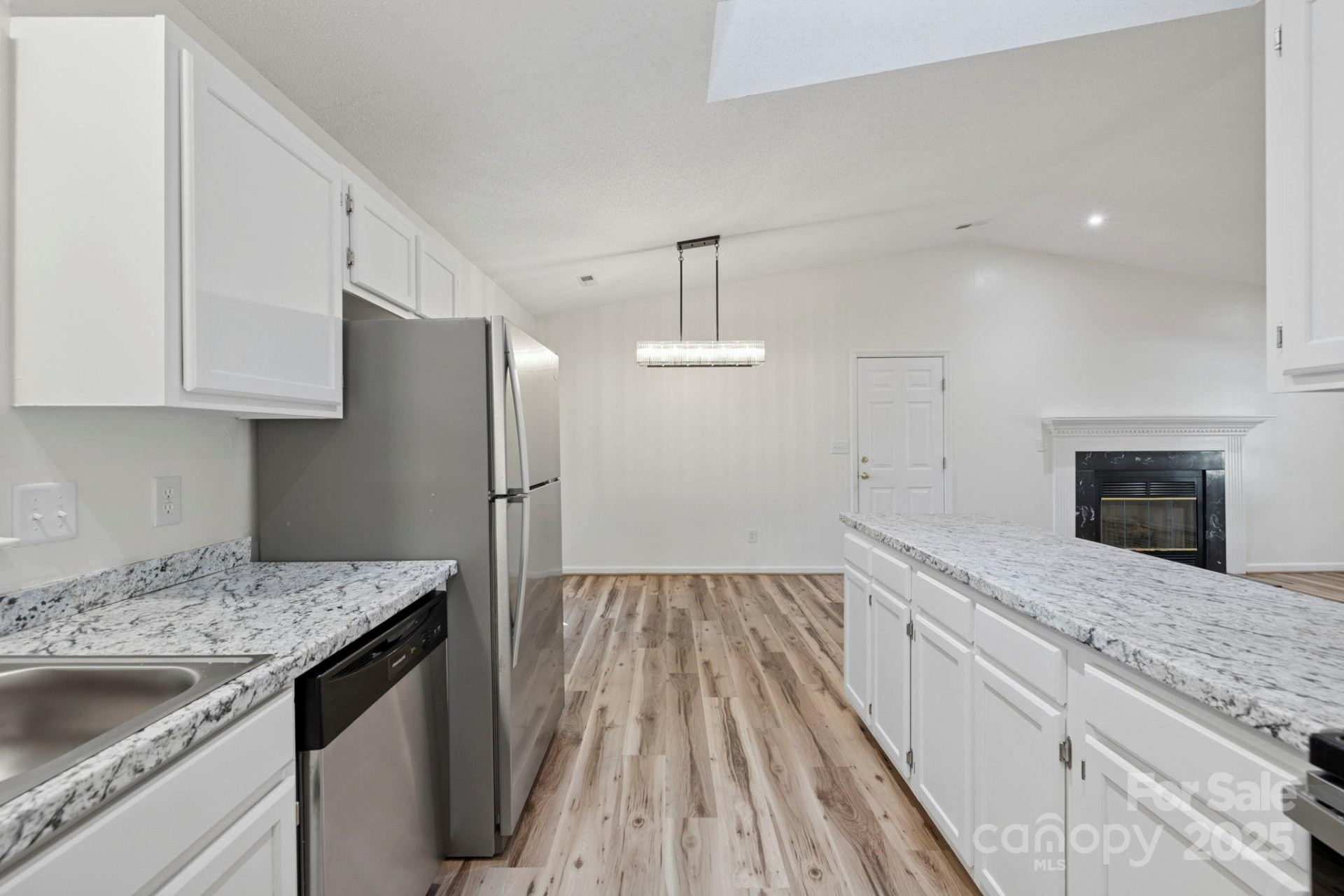 208 Southwood Court - Photo 10