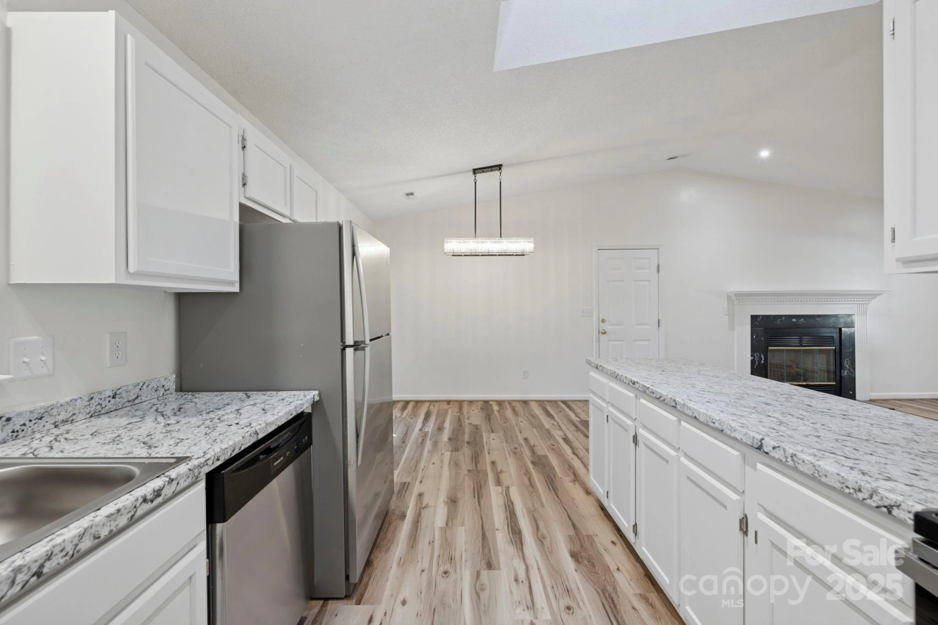208 Southwood Court - Photo 10