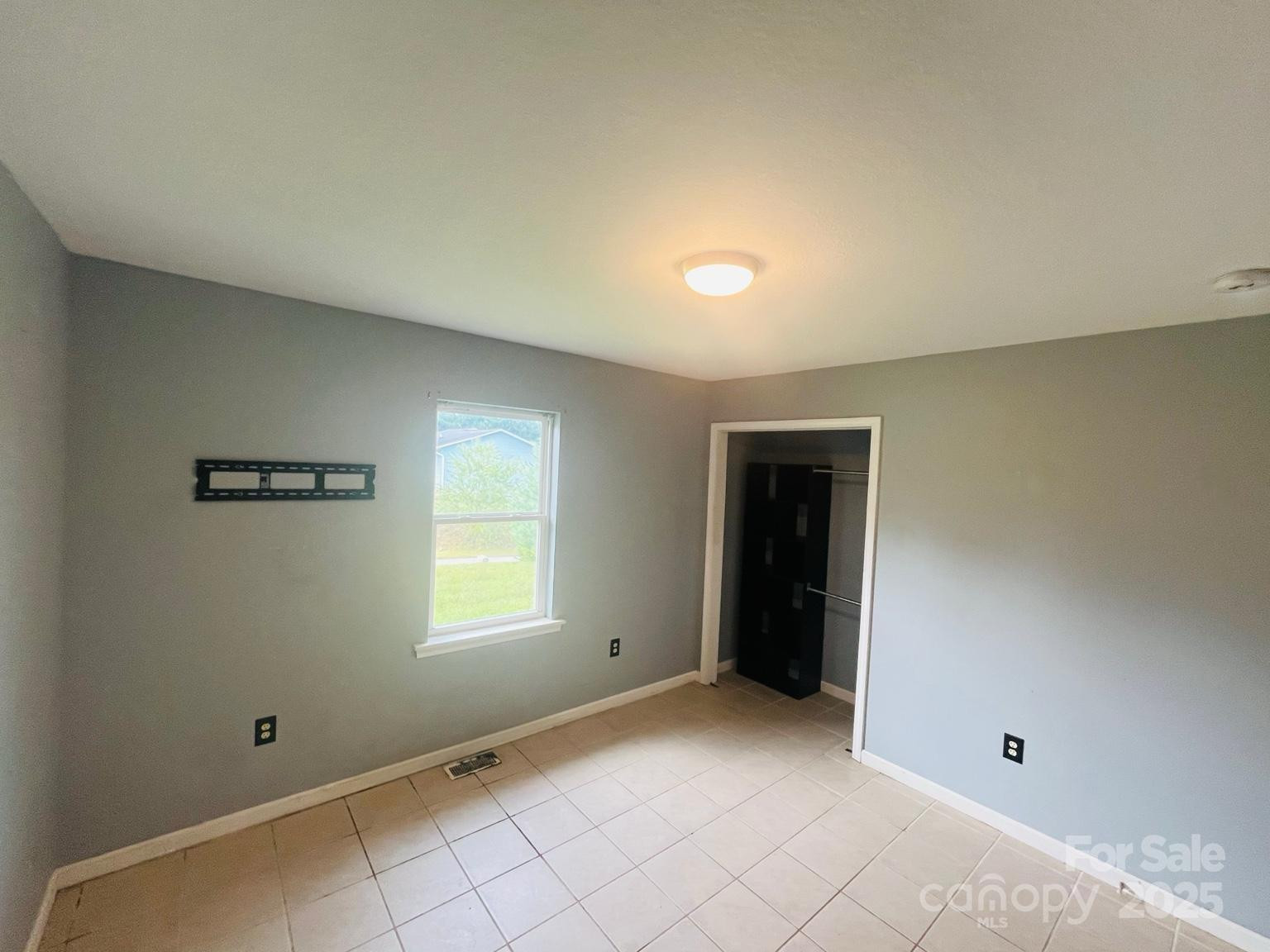 114 Major Way - Photo 9