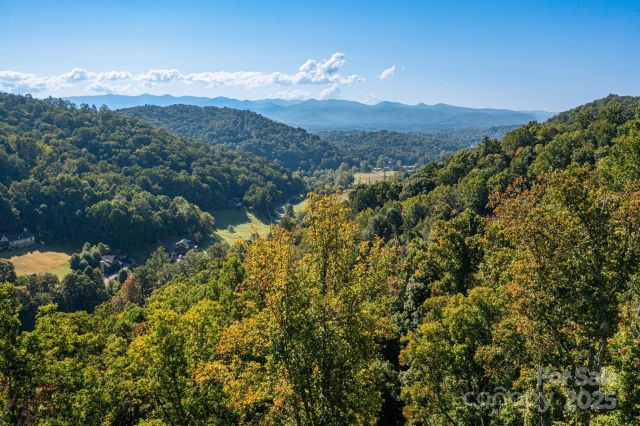 300 Running Deer Lane, Mars Hill, NC, 28754