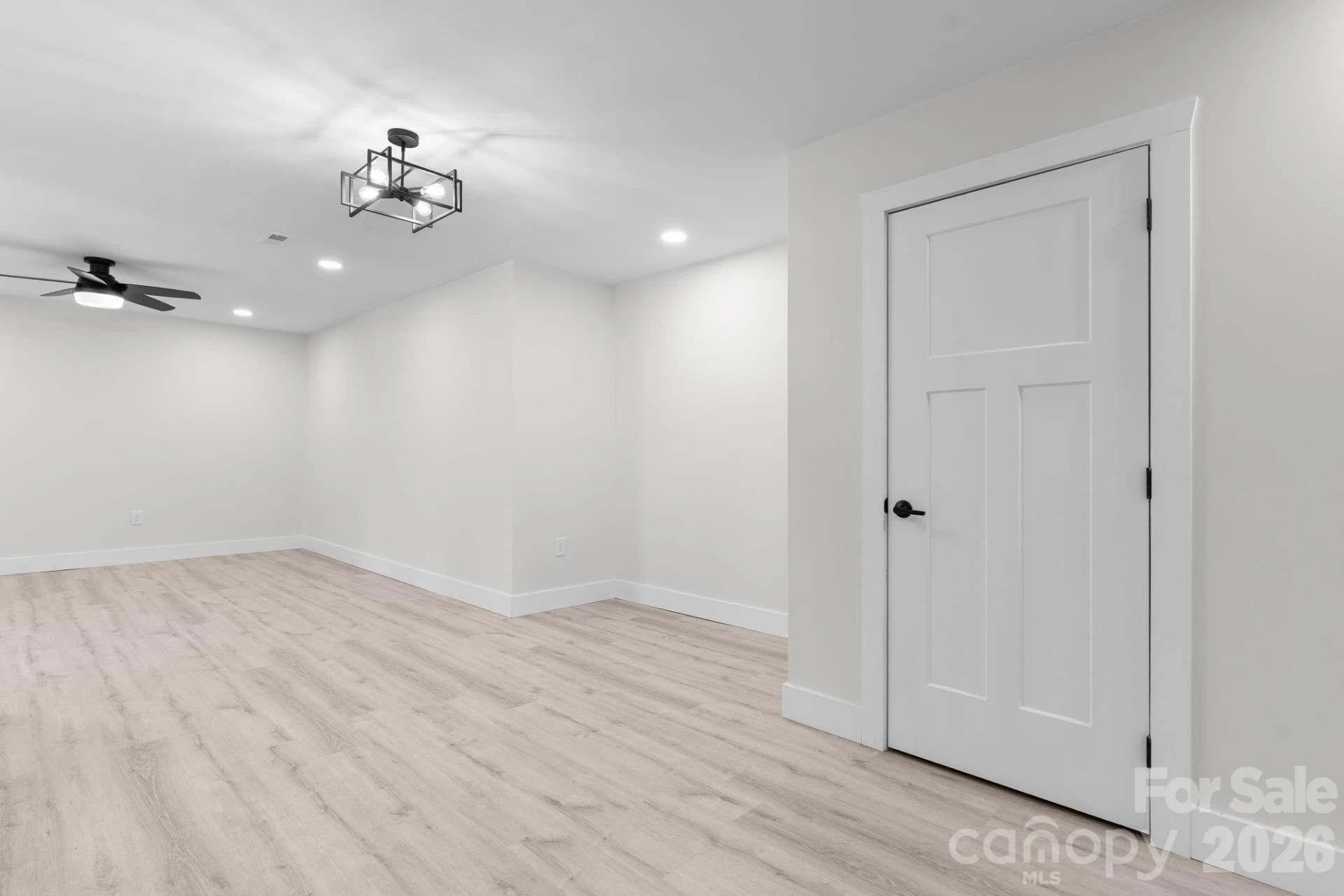2366 Paradise Harbor Drive - Photo 36