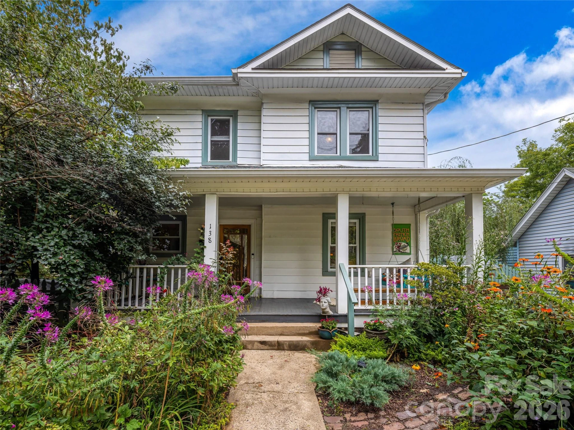 138 French Broad Avenue - Photo 2