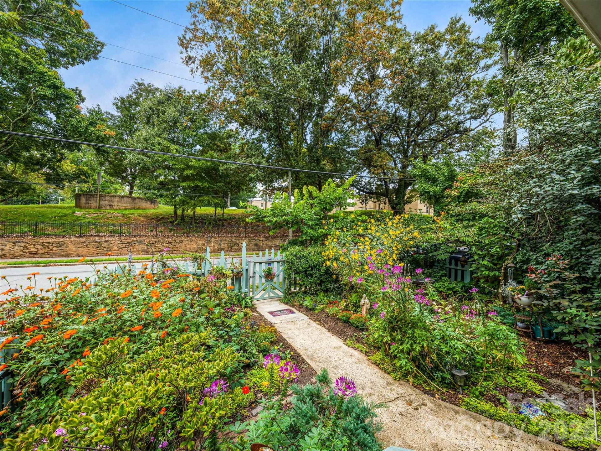 138 French Broad Avenue - Photo 35