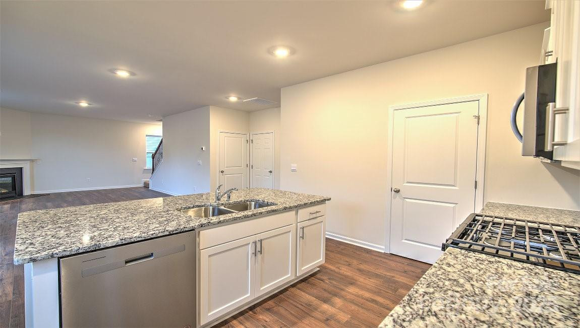 84 Queen Valley Way - Photo 5