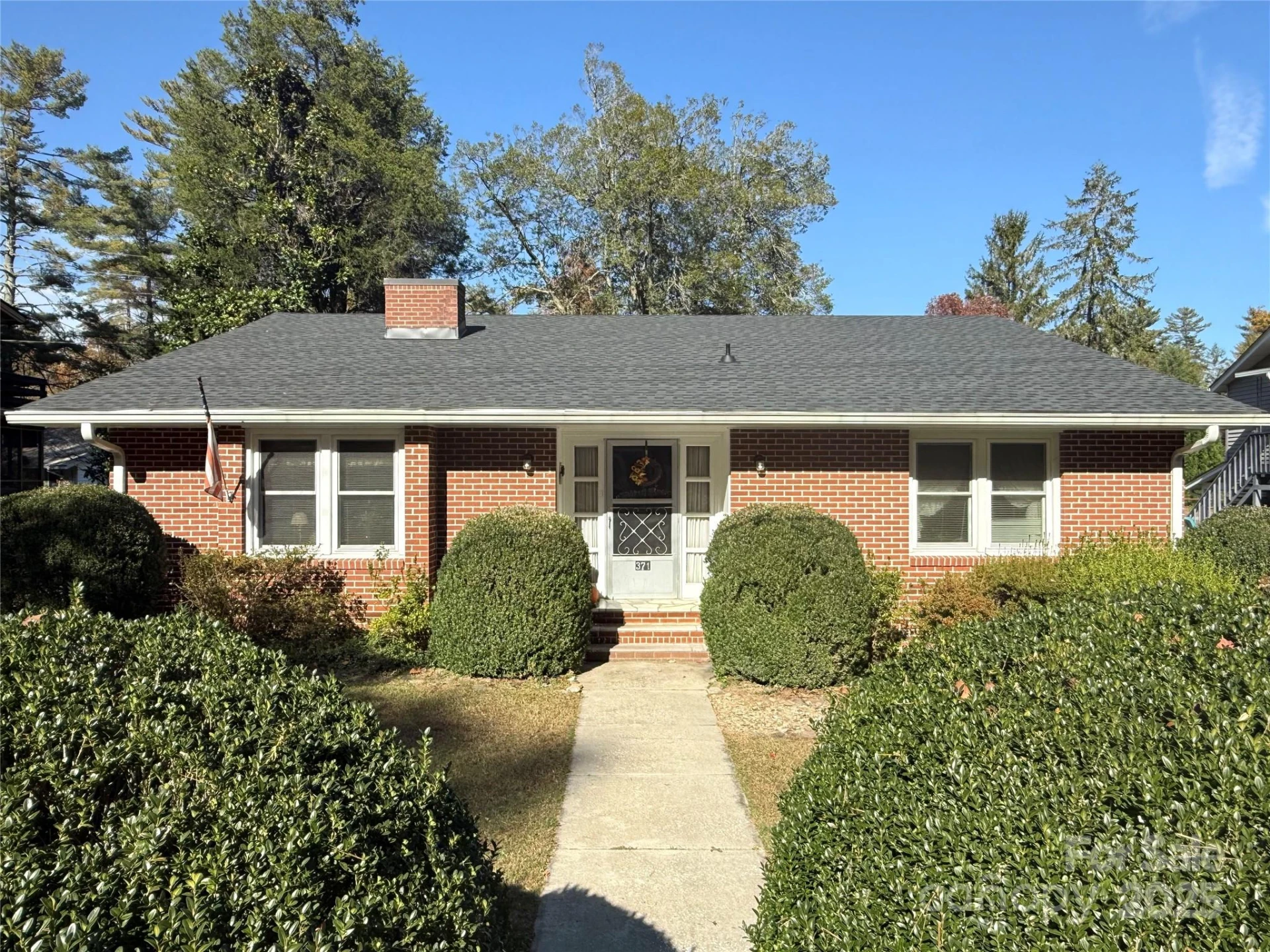 371 Kinross Drive
