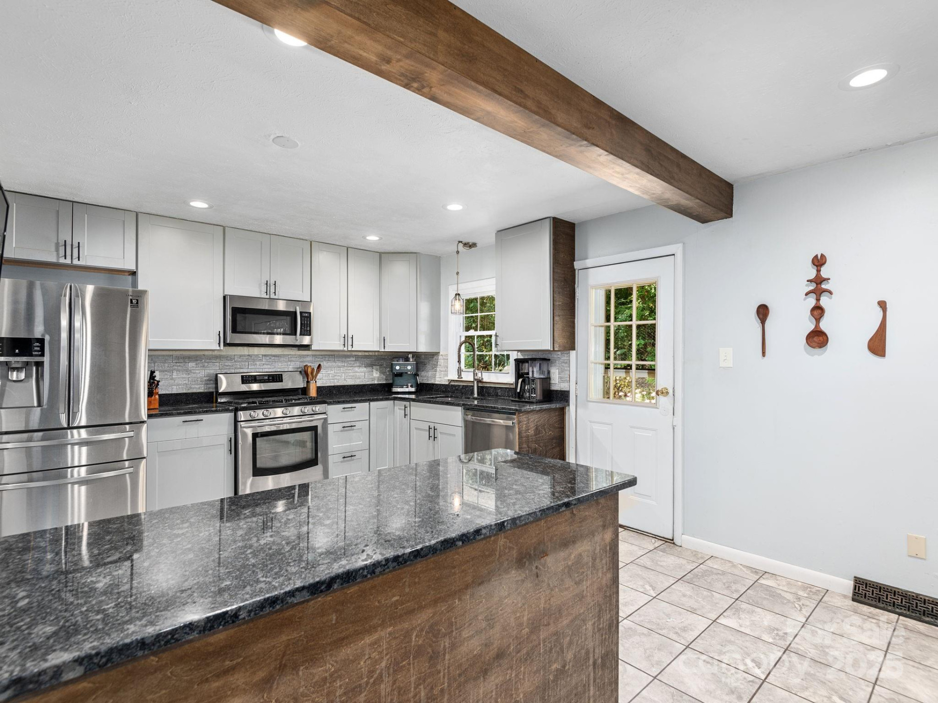 22 Waters Road - Photo 9