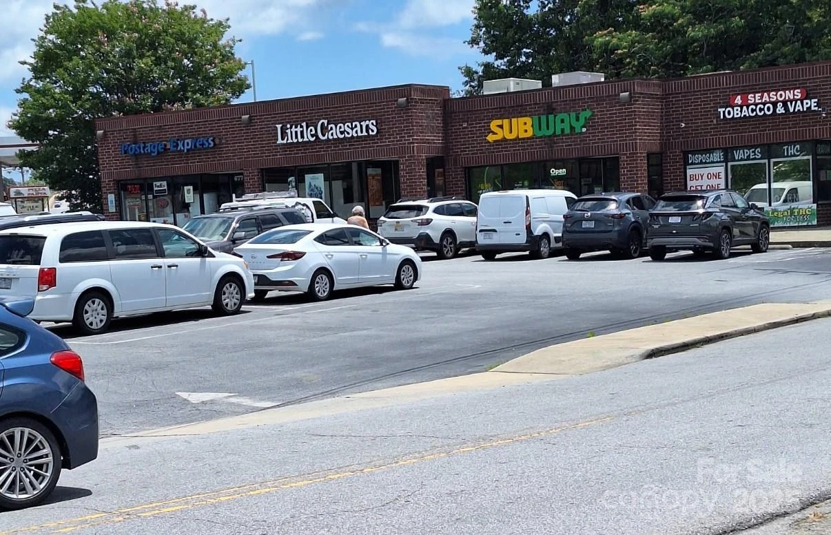 671 Spartanburg Highway - Photo 2