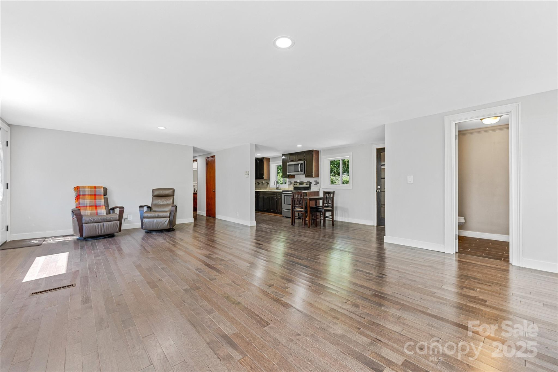 425 Lyndhurst Drive - Photo 12