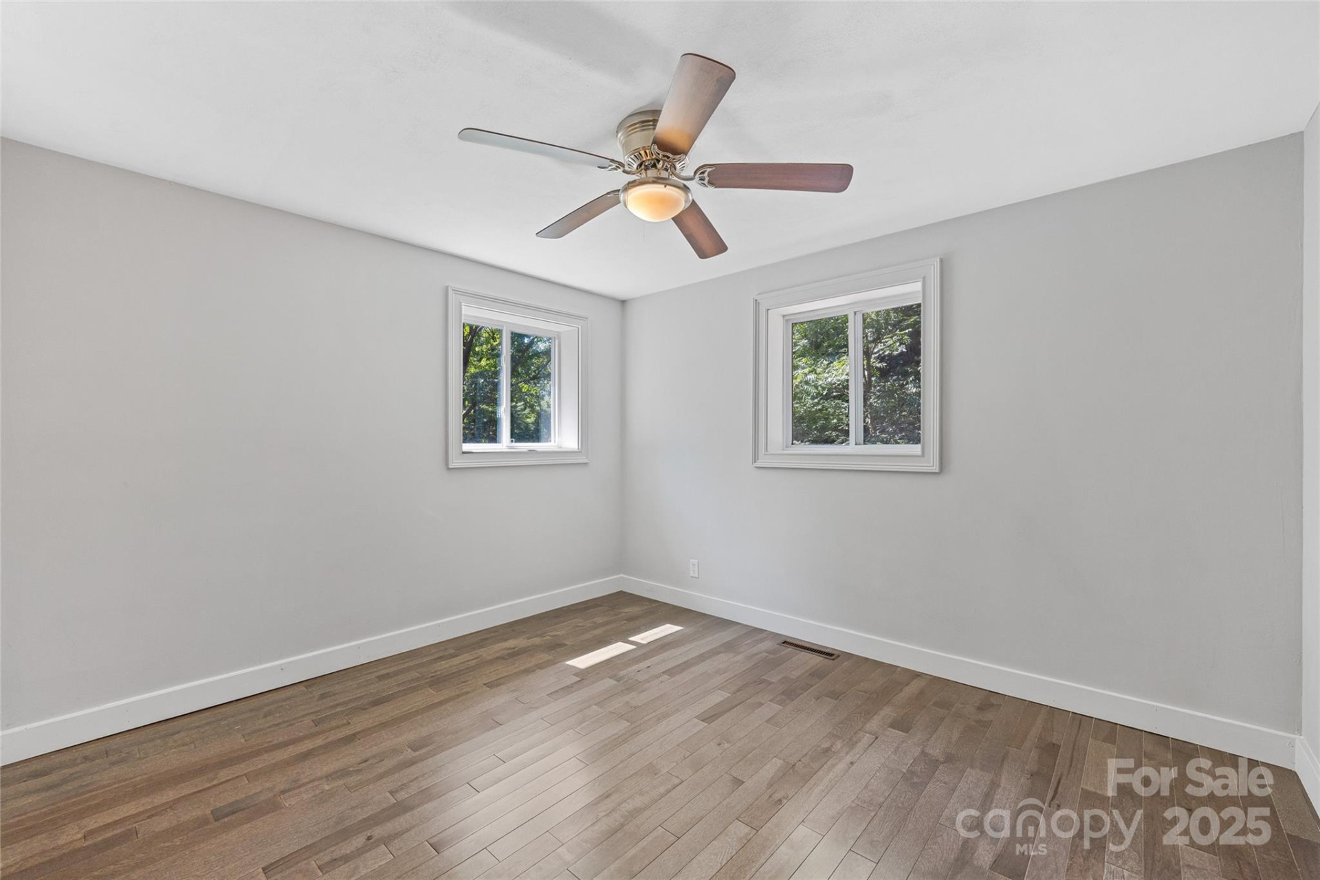 425 Lyndhurst Drive - Photo 17