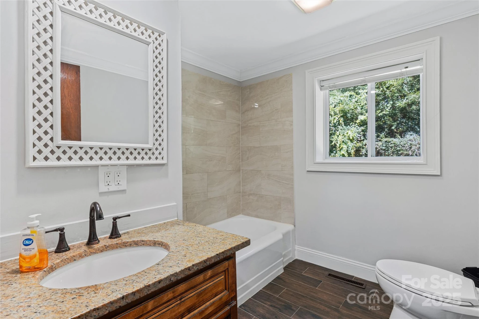 425 Lyndhurst Drive - Photo 5