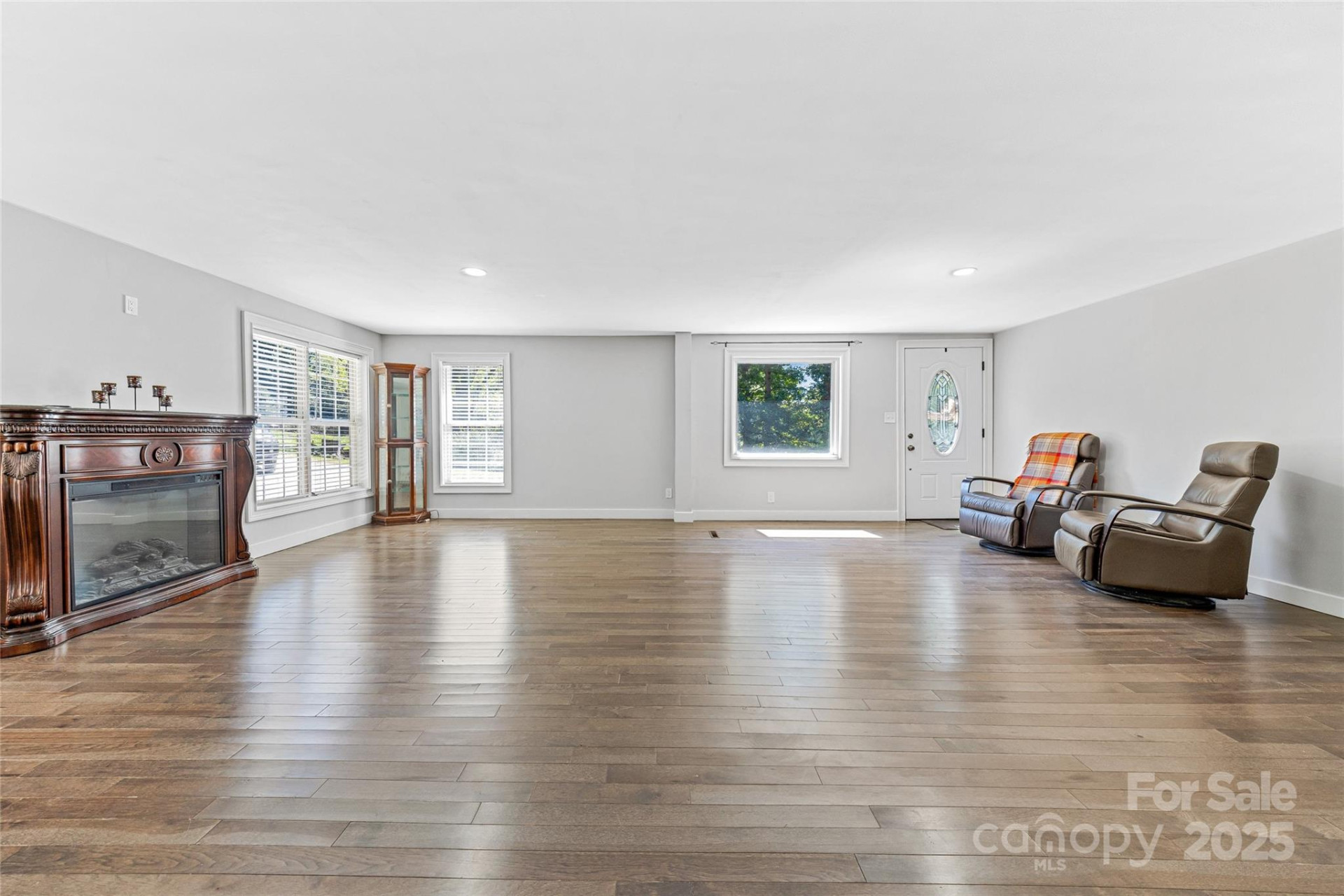 425 Lyndhurst Drive - Photo 9