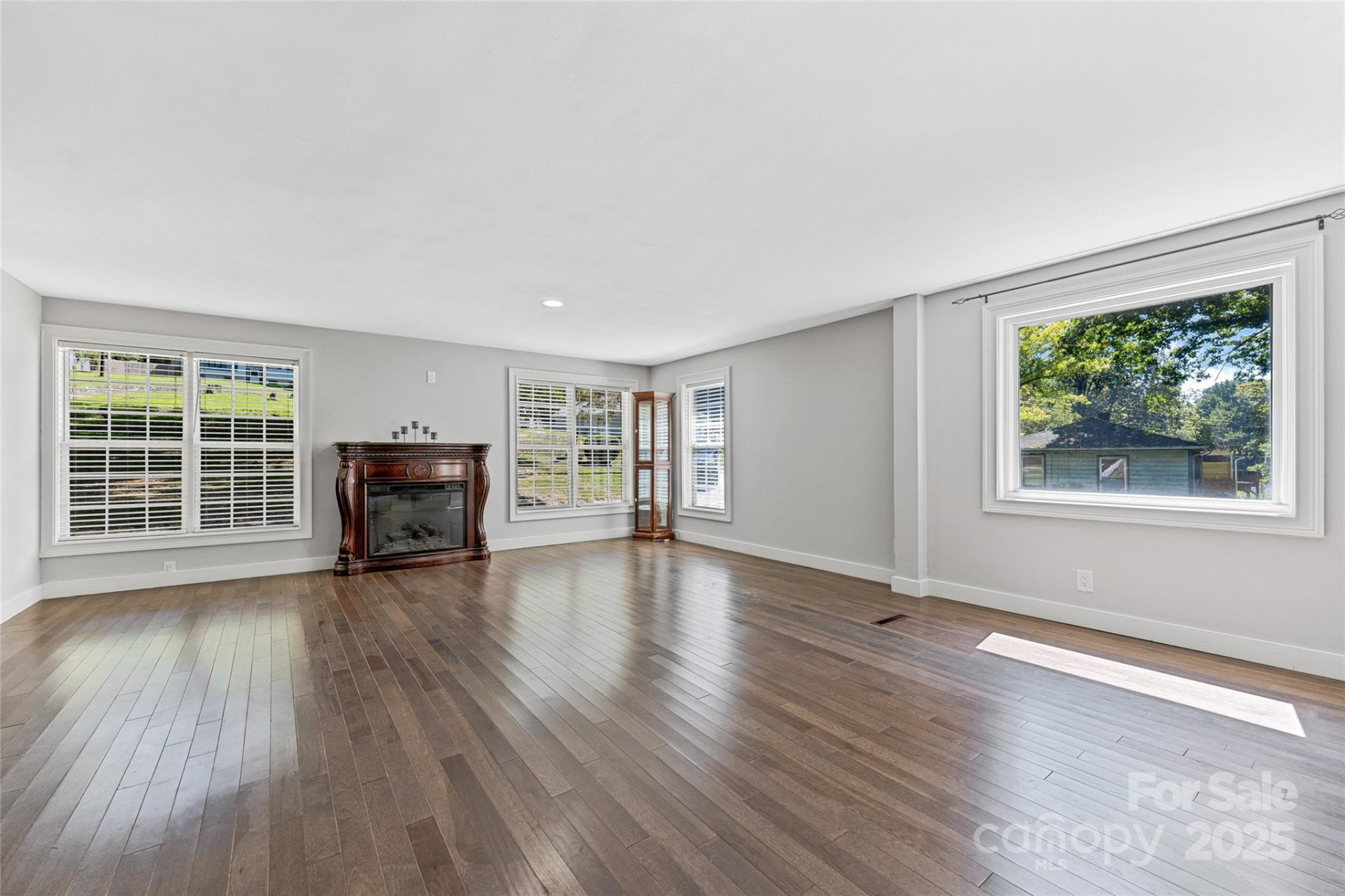 425 Lyndhurst Drive - Photo 10