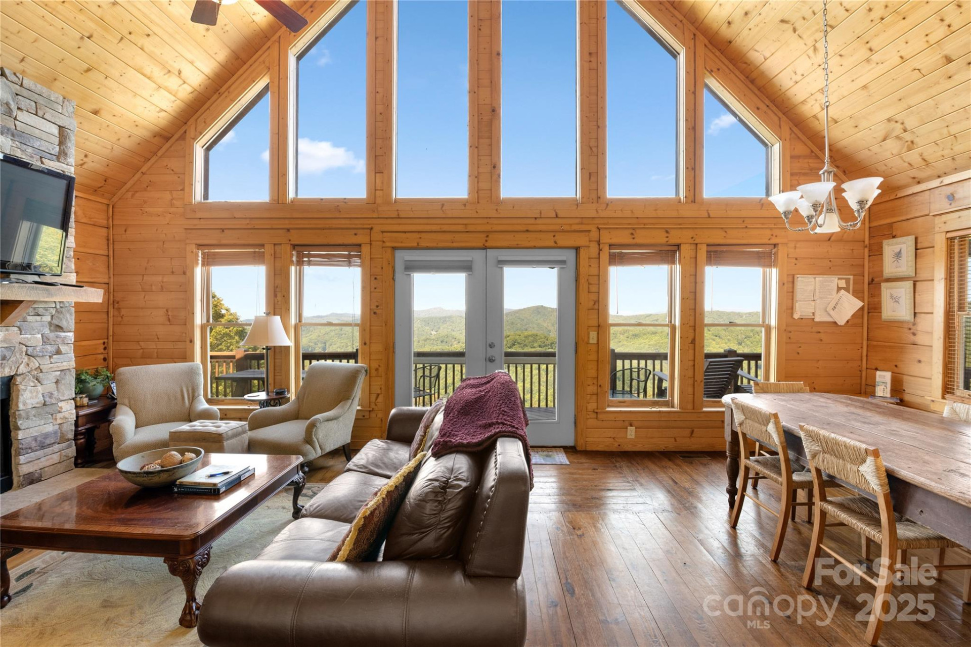 201 Scenic Wolf Drive - Photo 3