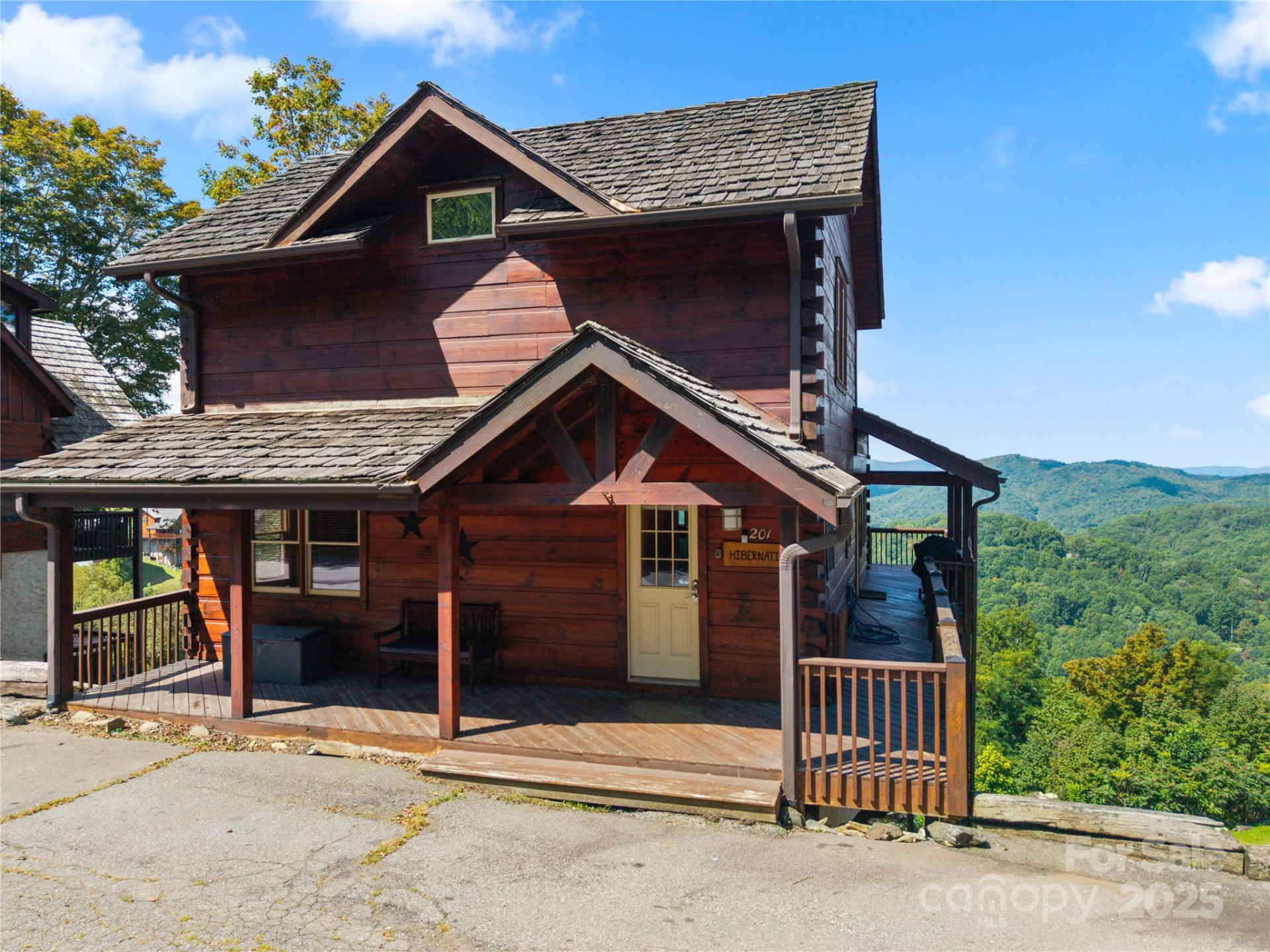 201 Scenic Wolf Drive - Photo 32