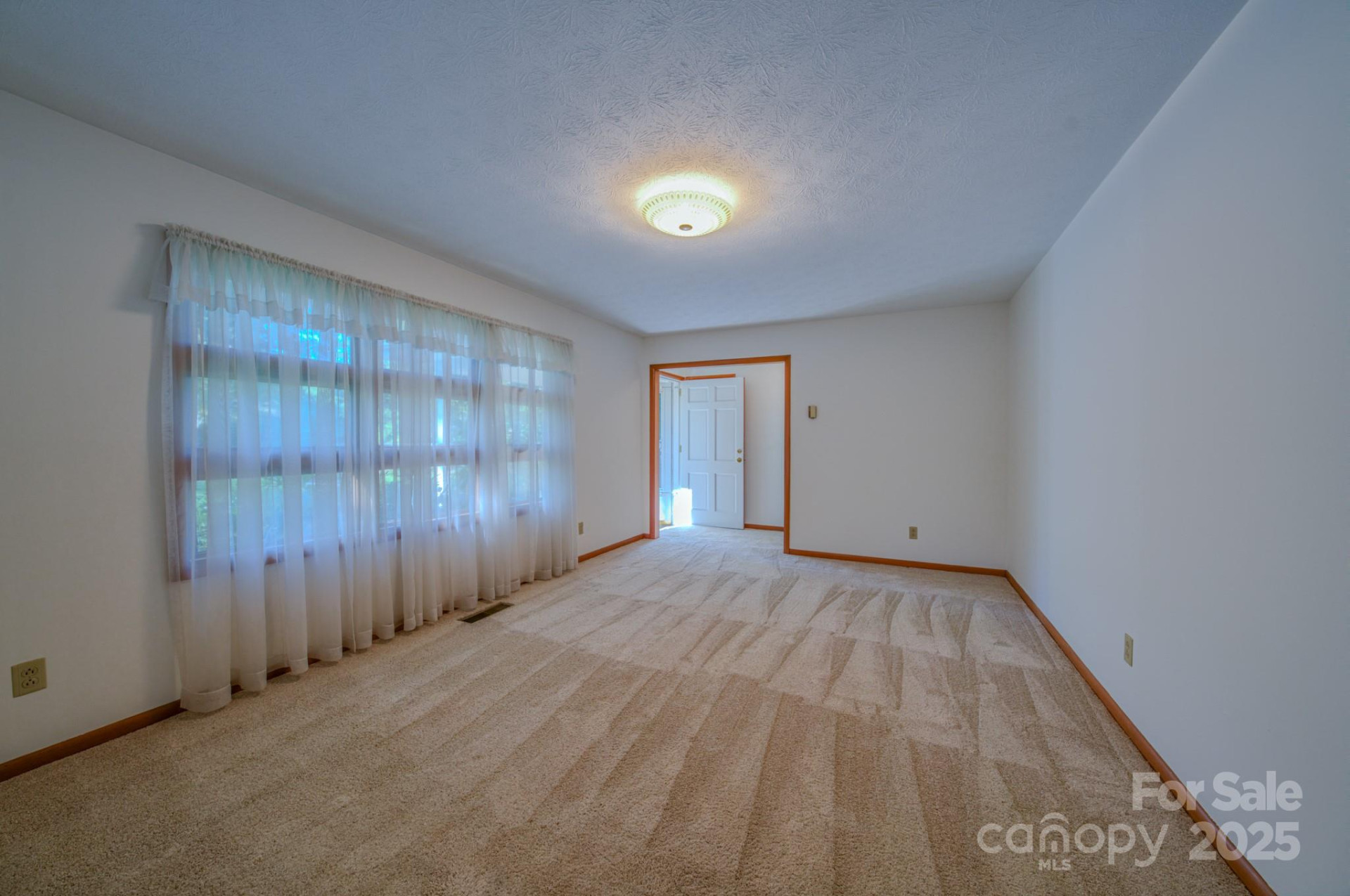 31 Jupiter Road - Photo 11