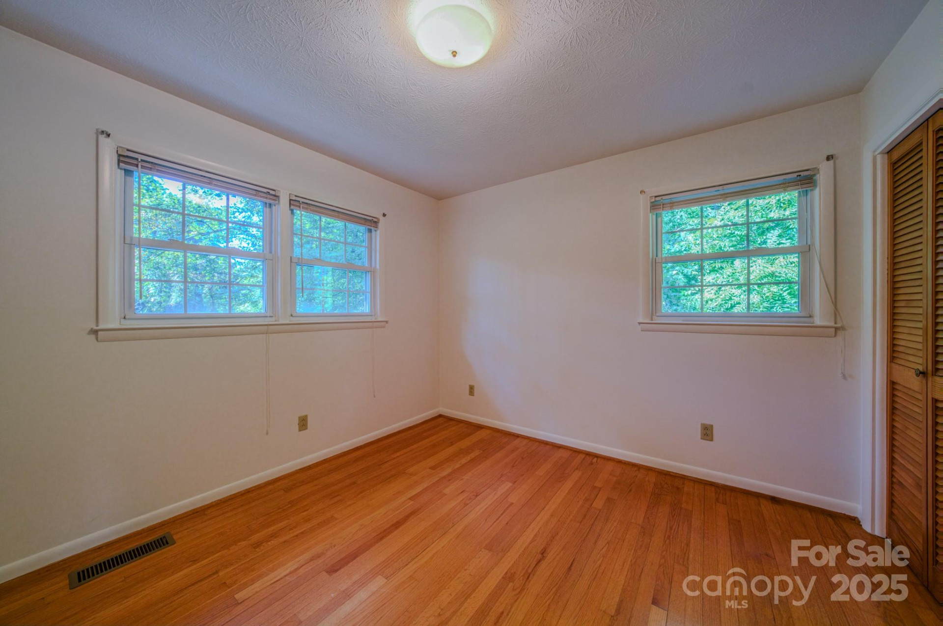 31 Jupiter Road - Photo 14