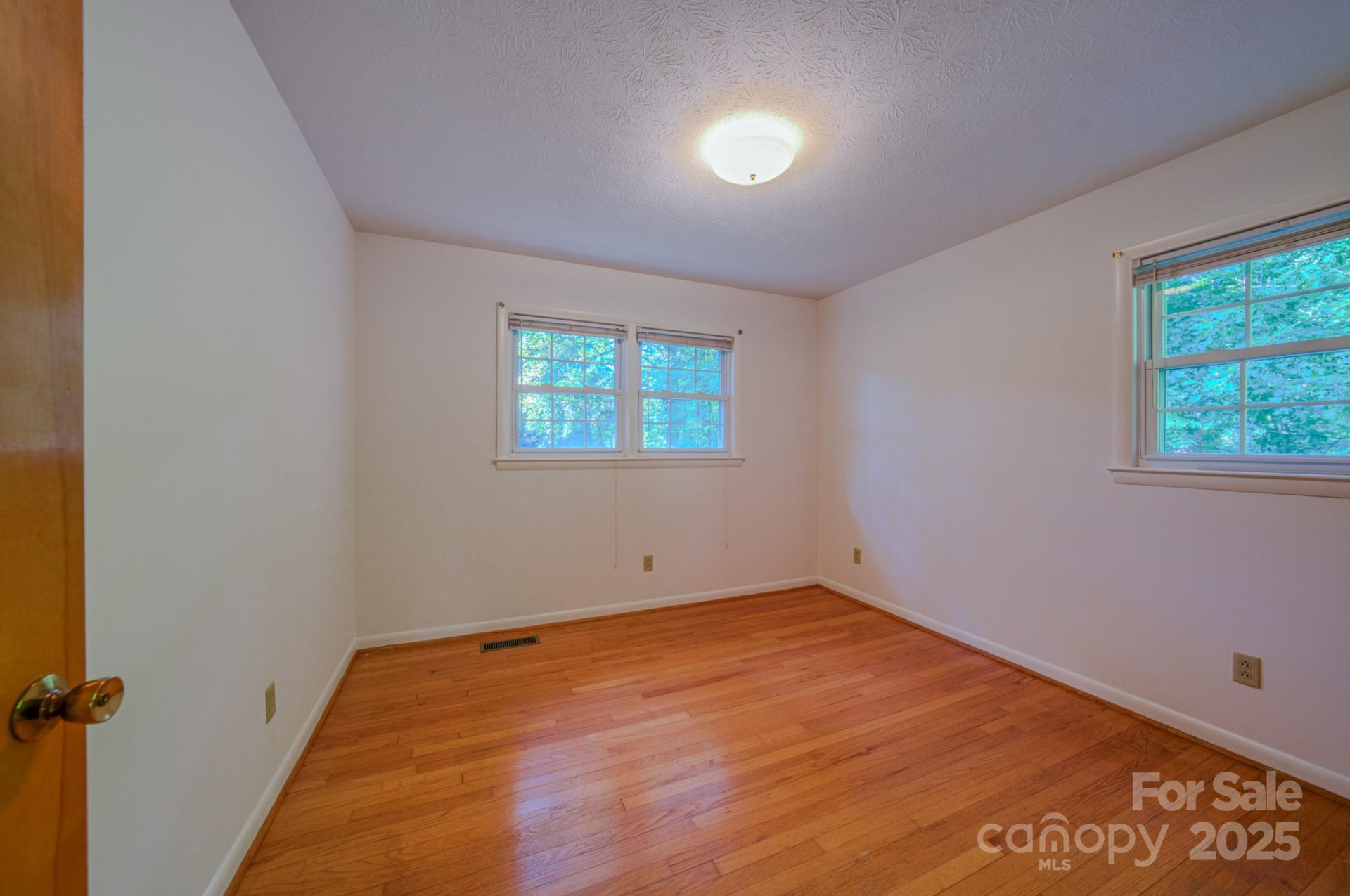 31 Jupiter Road - Photo 16