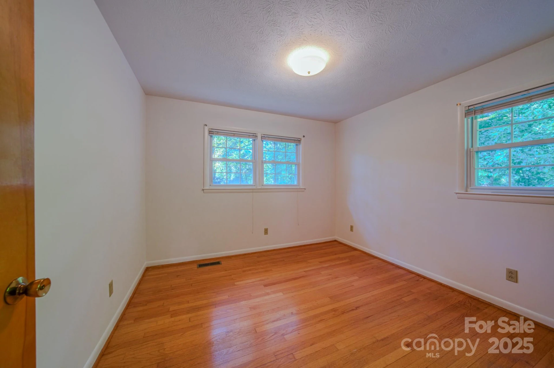 31 Jupiter Road - Photo 16