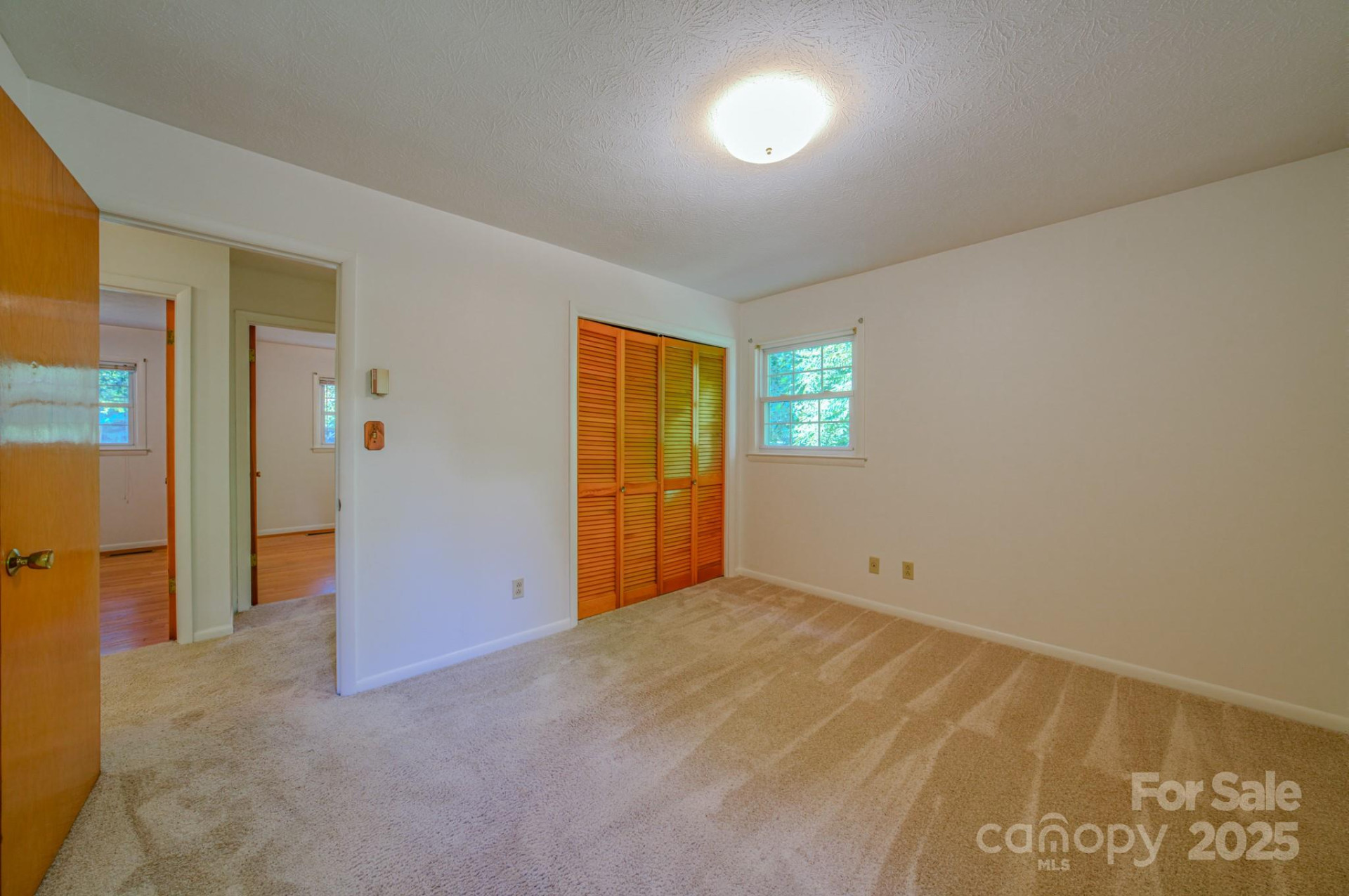 31 Jupiter Road - Photo 17