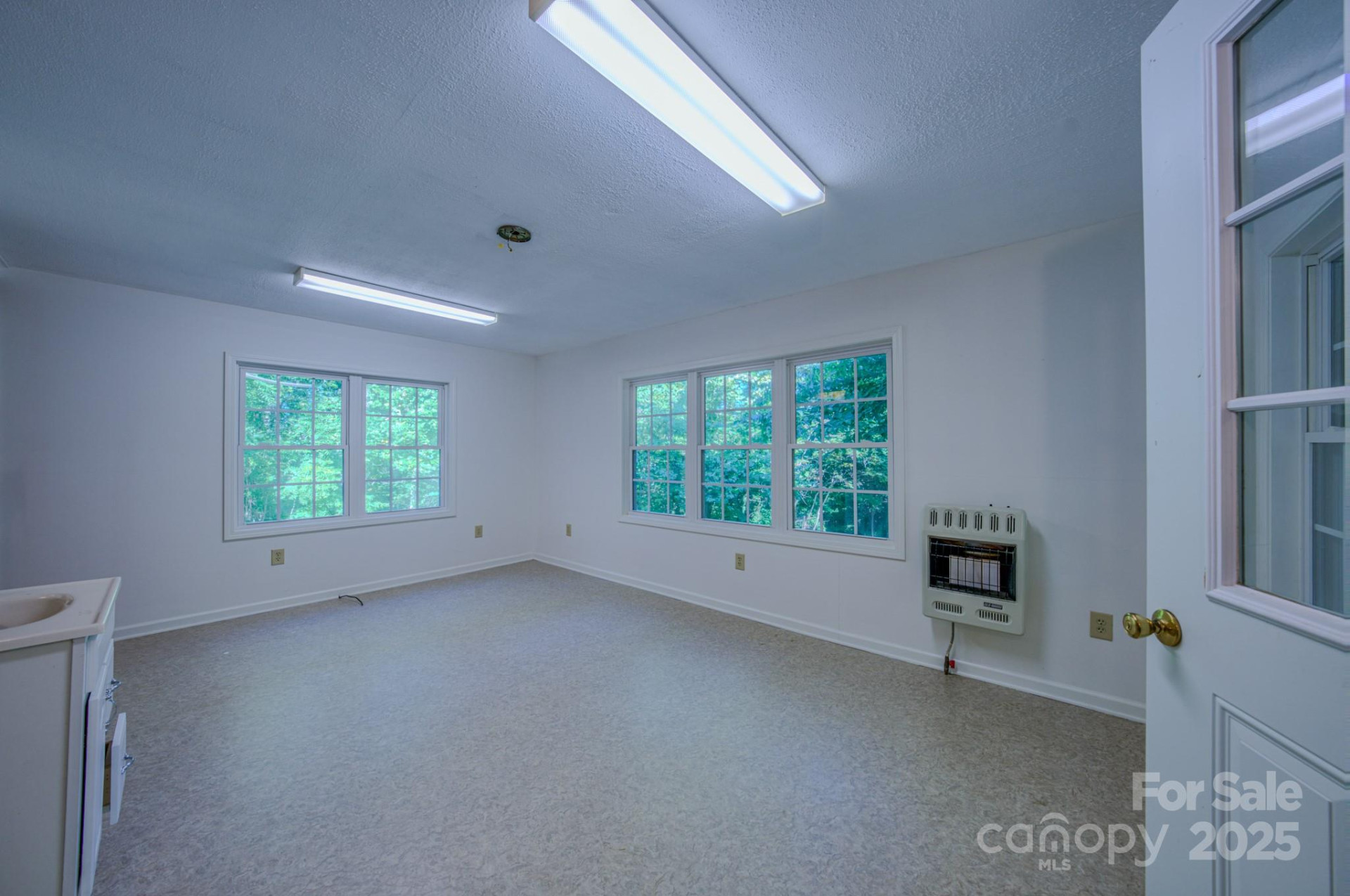 31 Jupiter Road - Photo 24