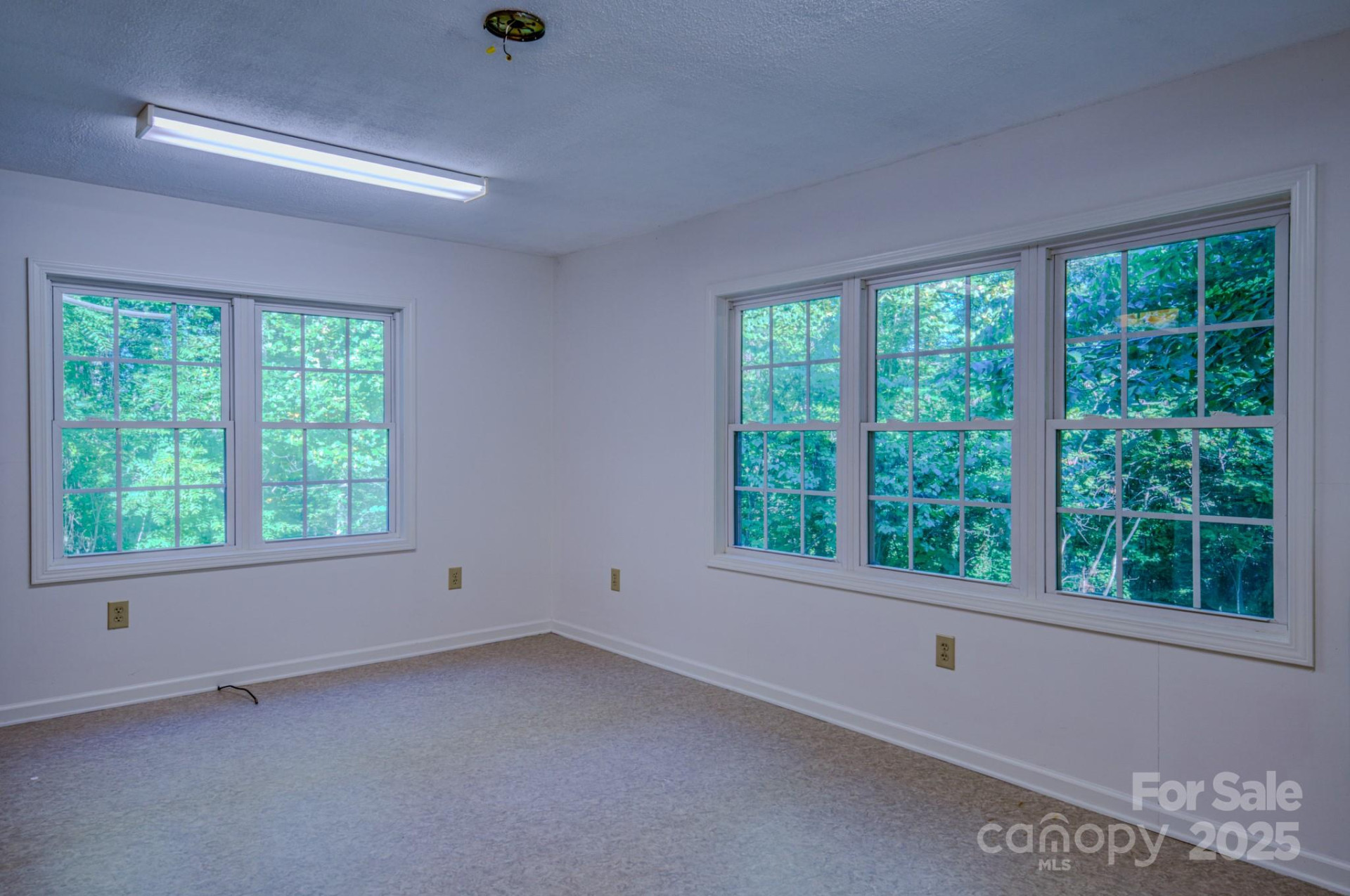31 Jupiter Road - Photo 27