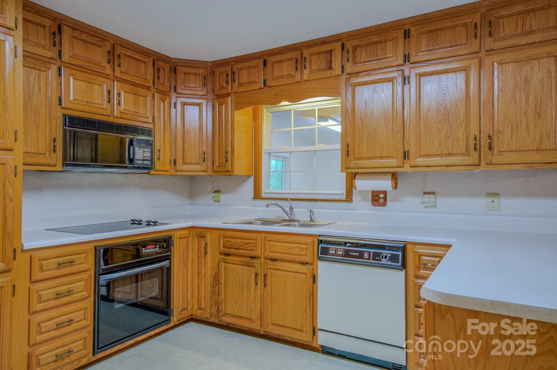31 Jupiter Road - Photo 4