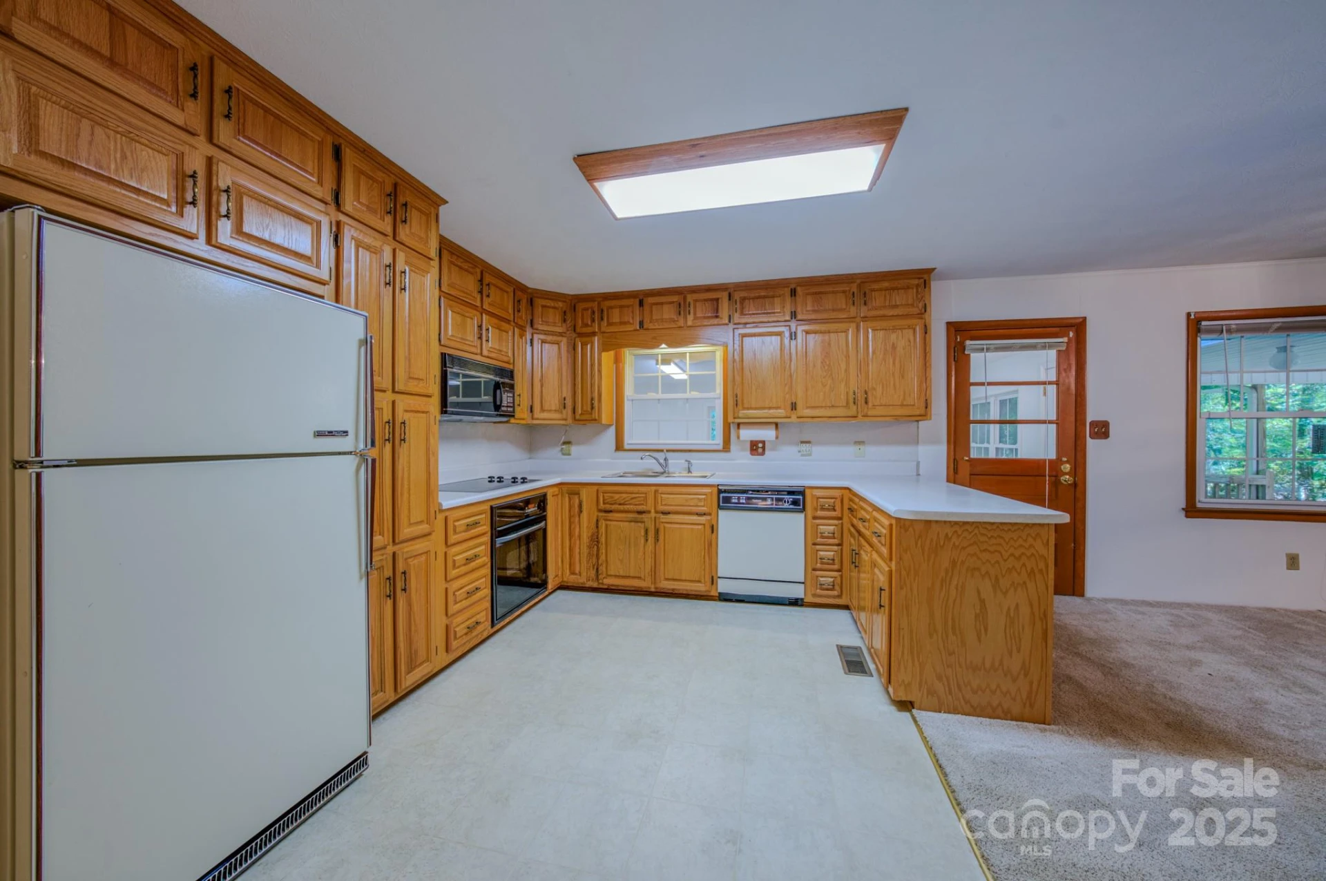 31 Jupiter Road - Photo 5