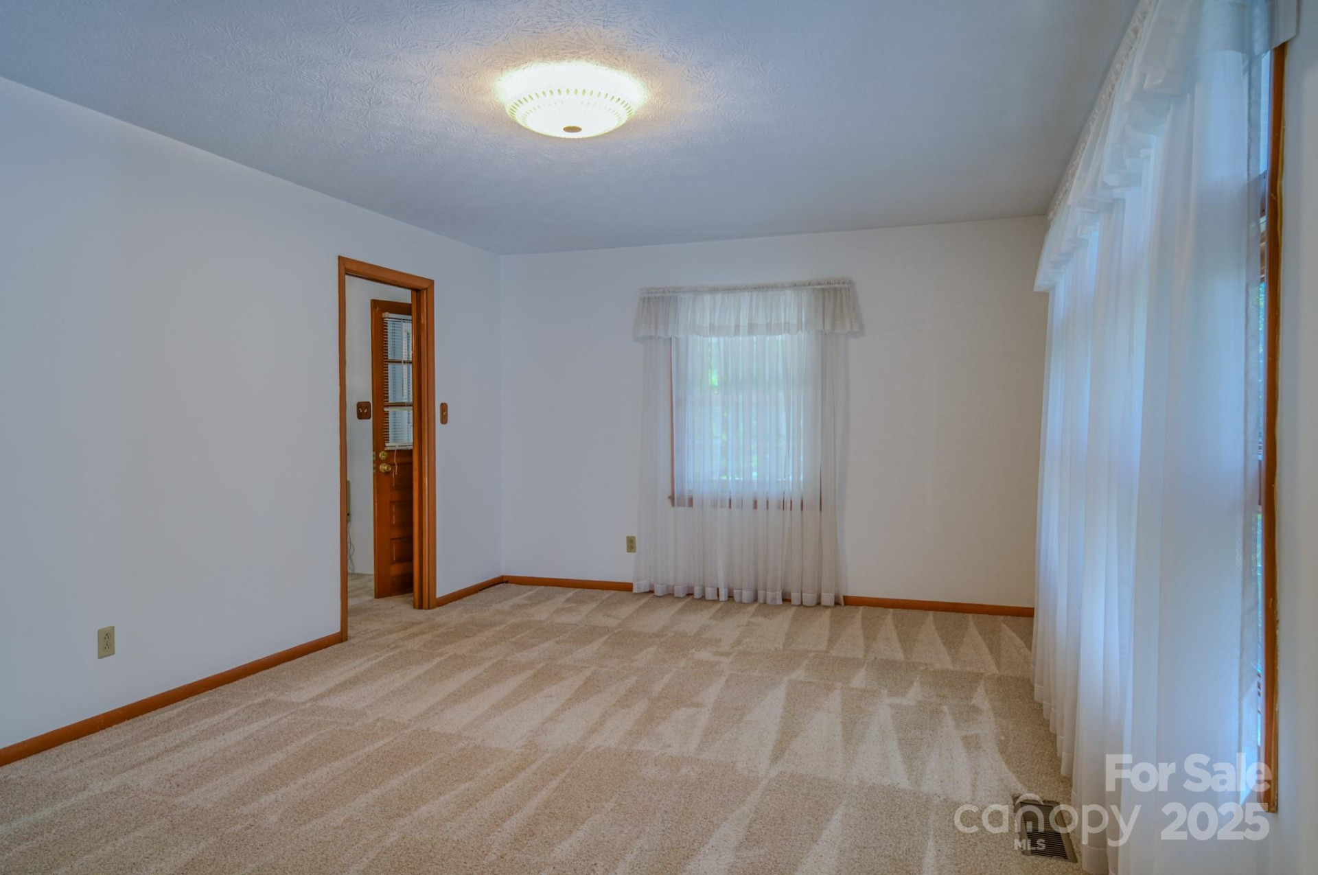 31 Jupiter Road - Photo 9