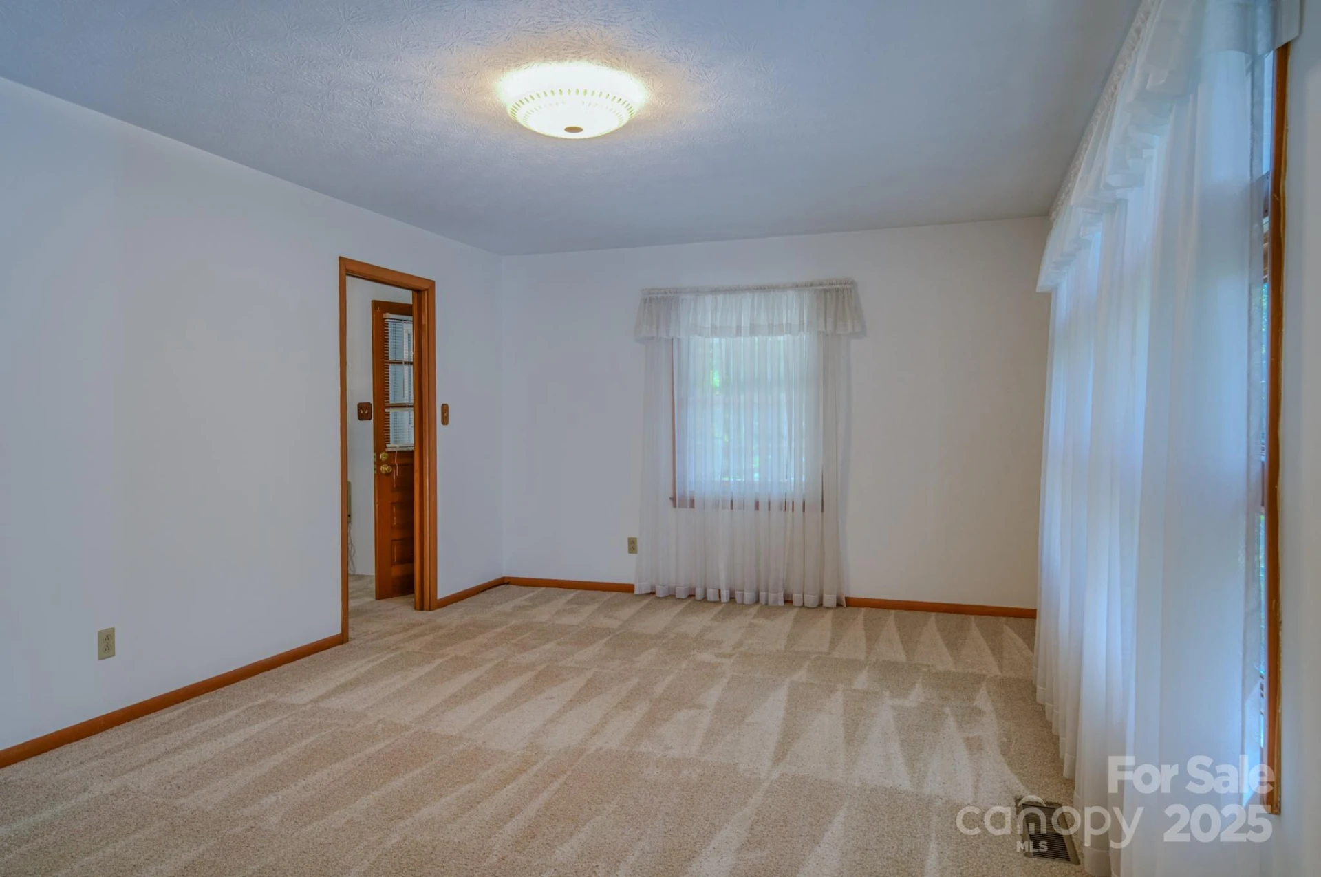 31 Jupiter Road - Photo 9