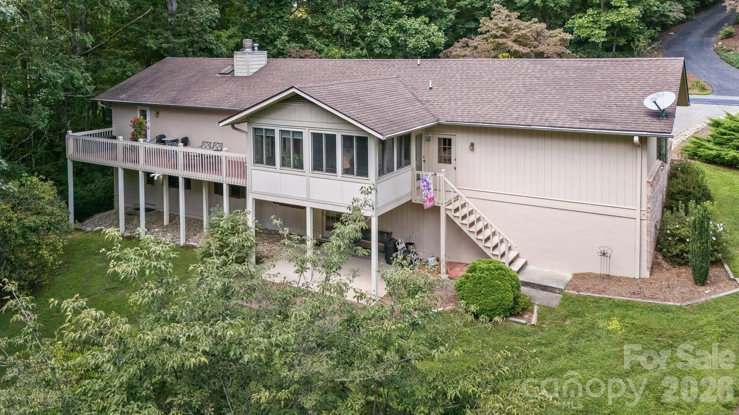 2431 Cumming Woods Lane - Photo 2