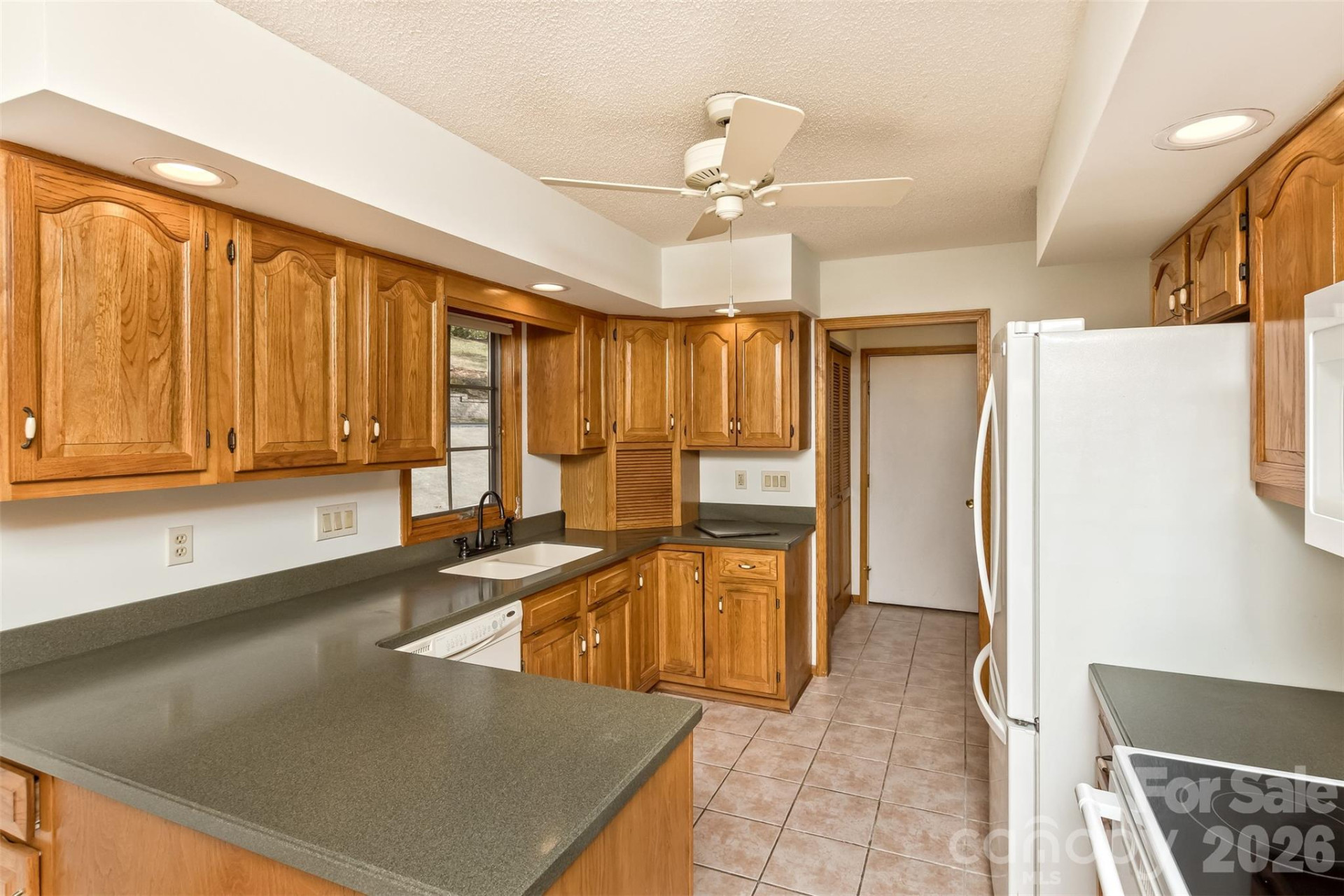 2431 Cumming Woods Lane - Photo 21