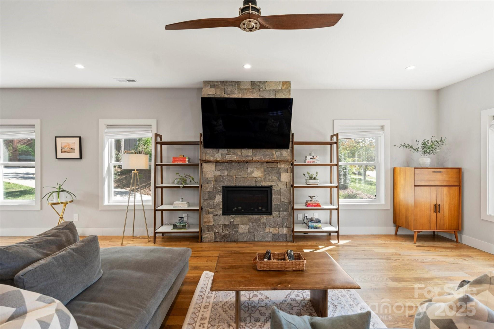 152 Joyner Avenue - Photo 2