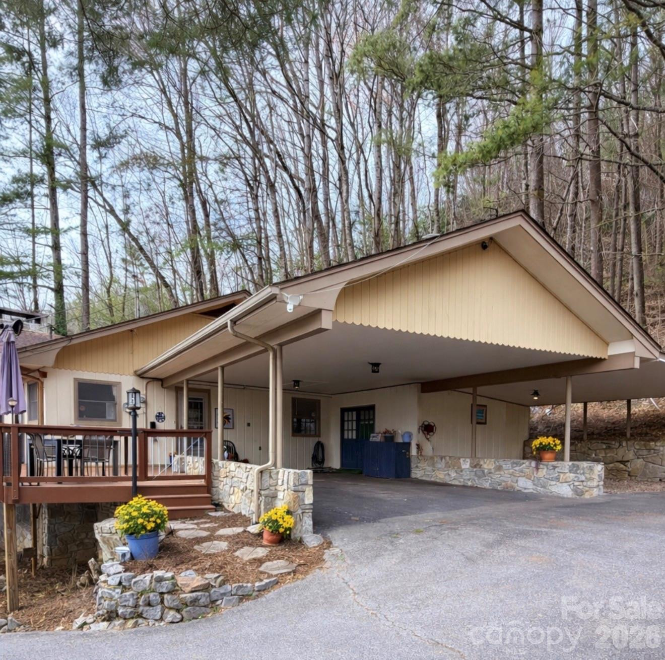 975 Country Club Drive - Photo 2