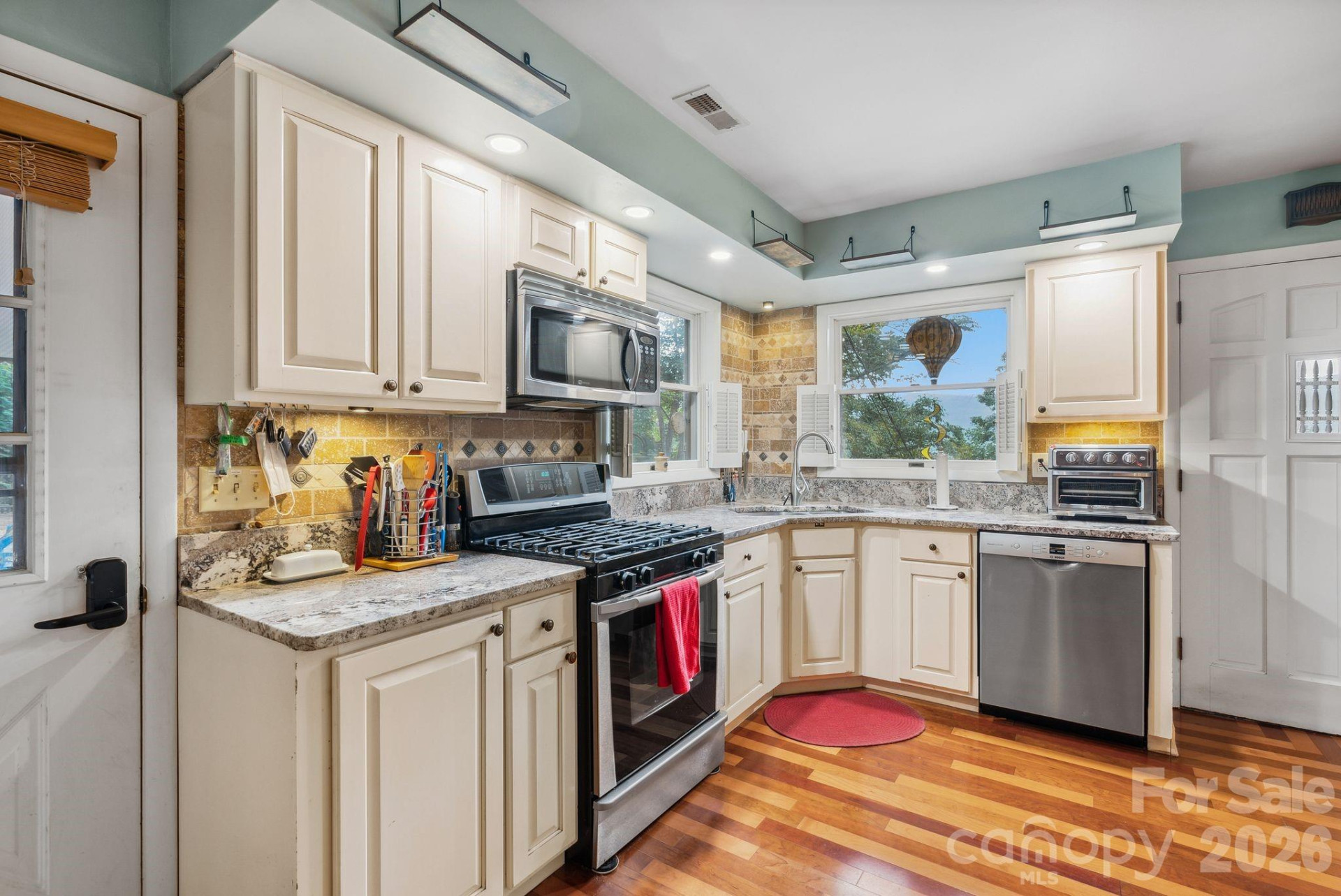 975 Country Club Drive - Photo 11