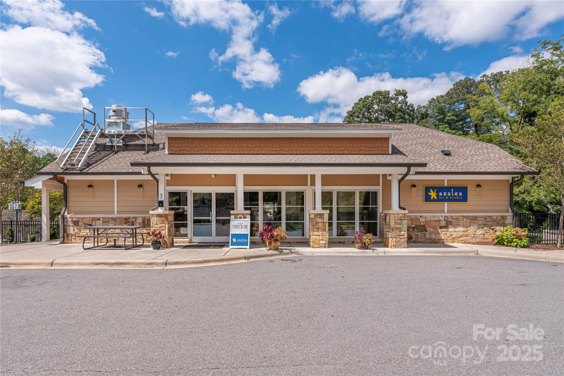 114 Bowling Park Road - Photo 17